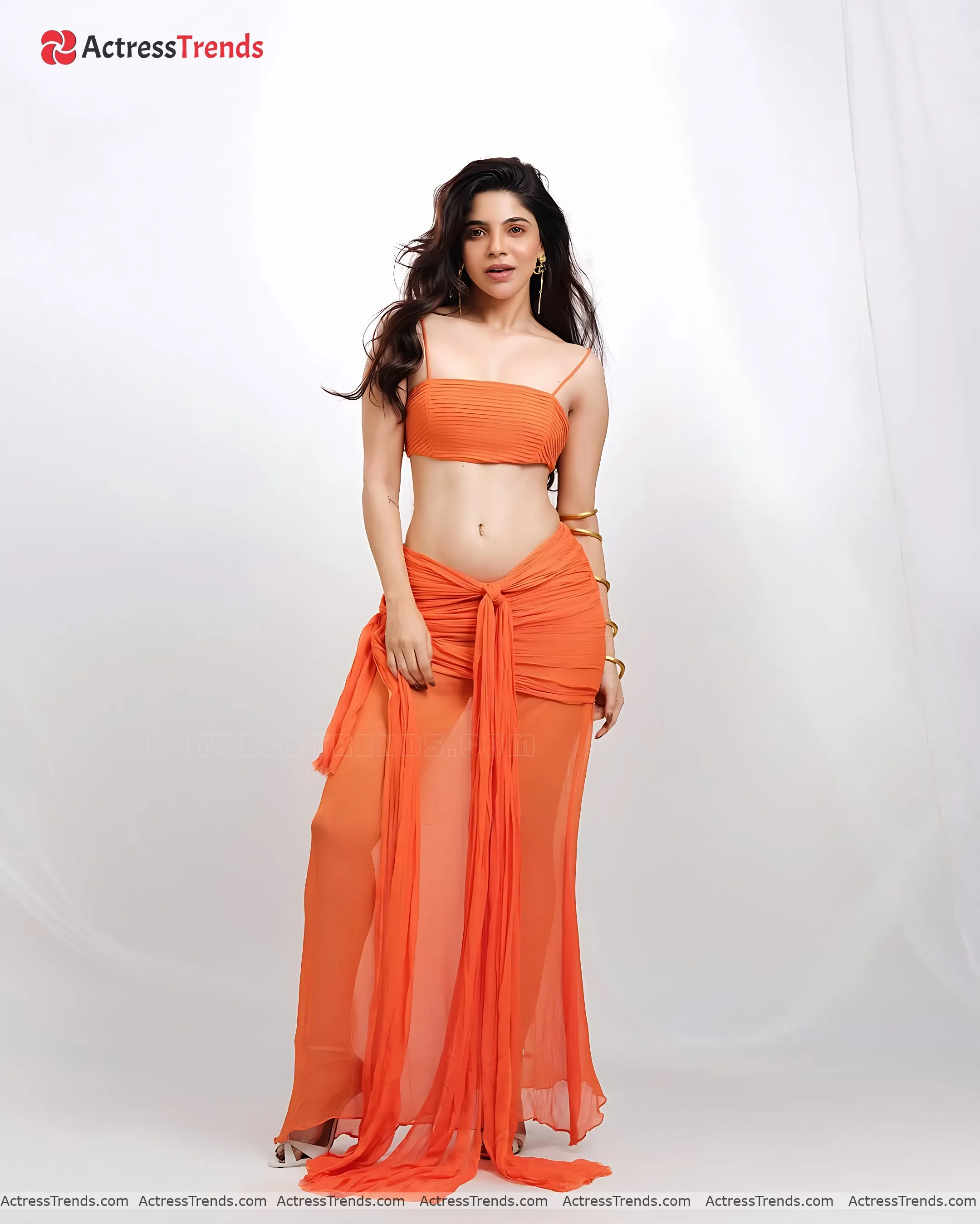 Divya Bharathi Orange Dress Stunning Photo Glamorous Actress Beautiful Face