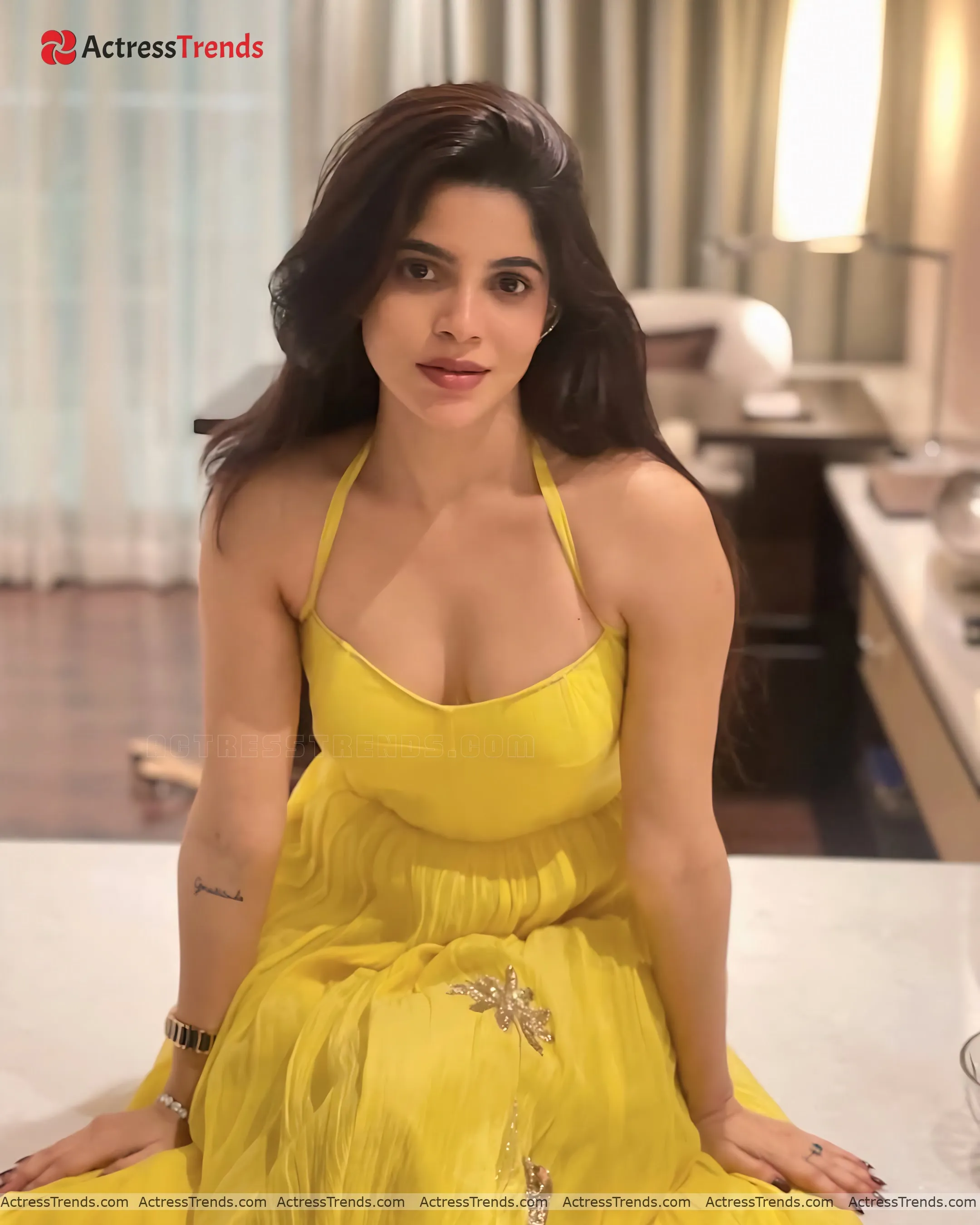 Divya Bharathi Yellow Dress Tight Fitting Cleav Pose Curvy