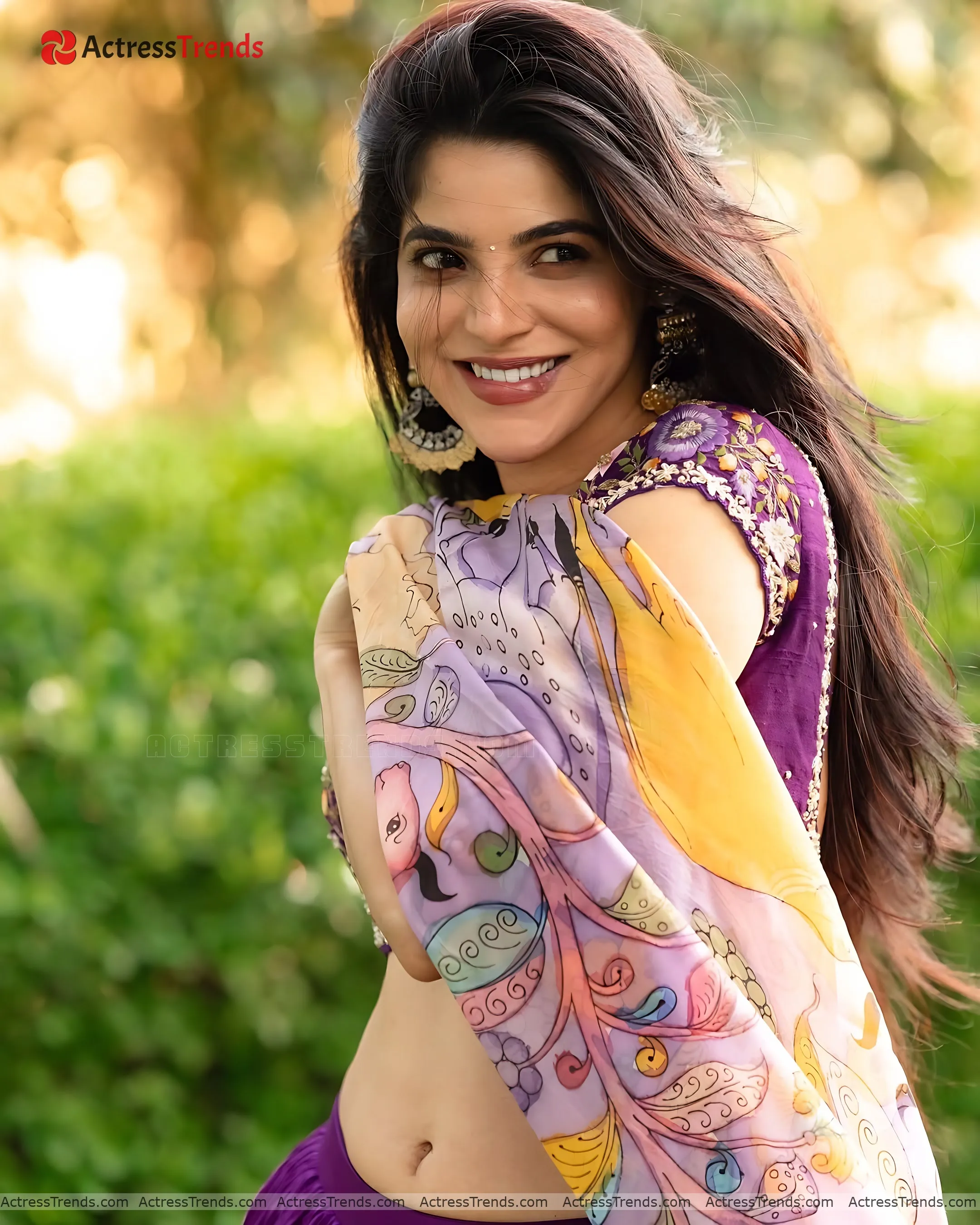 Divya Bharathi Navel Cutest Actress