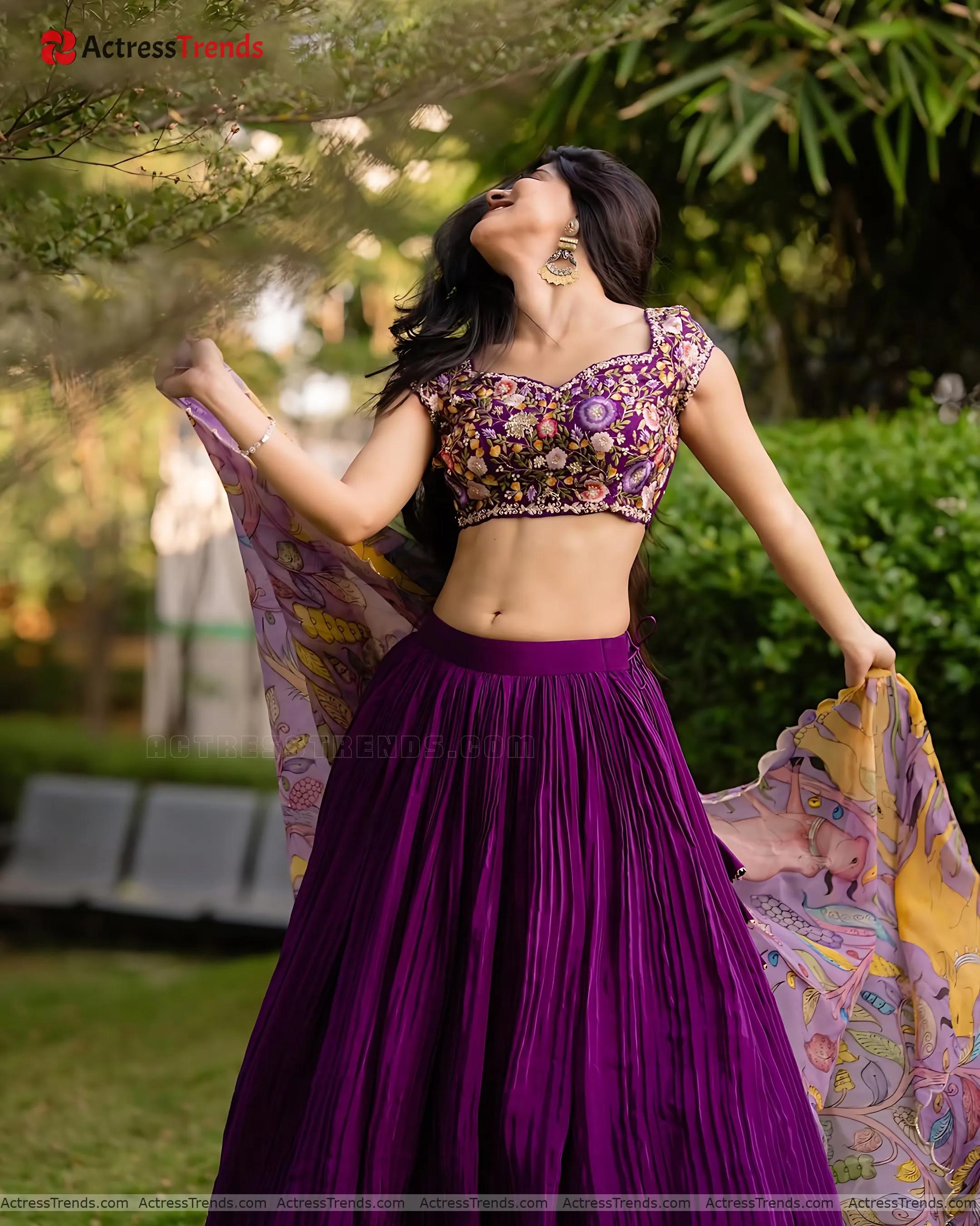 Divya Bharathi Navel