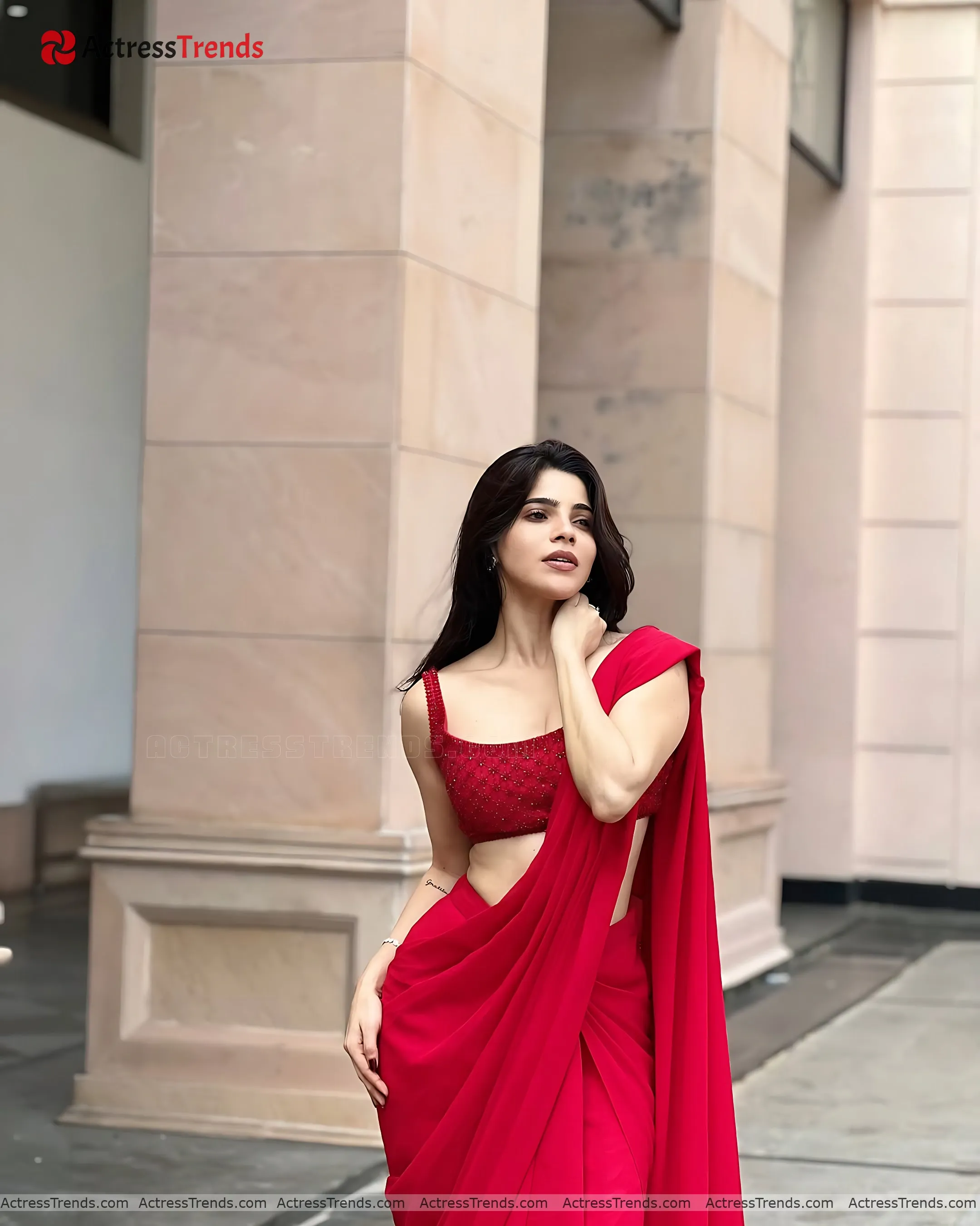 Divya Bharathi Red Saree Stunning Photo Cleav Pose Curvy