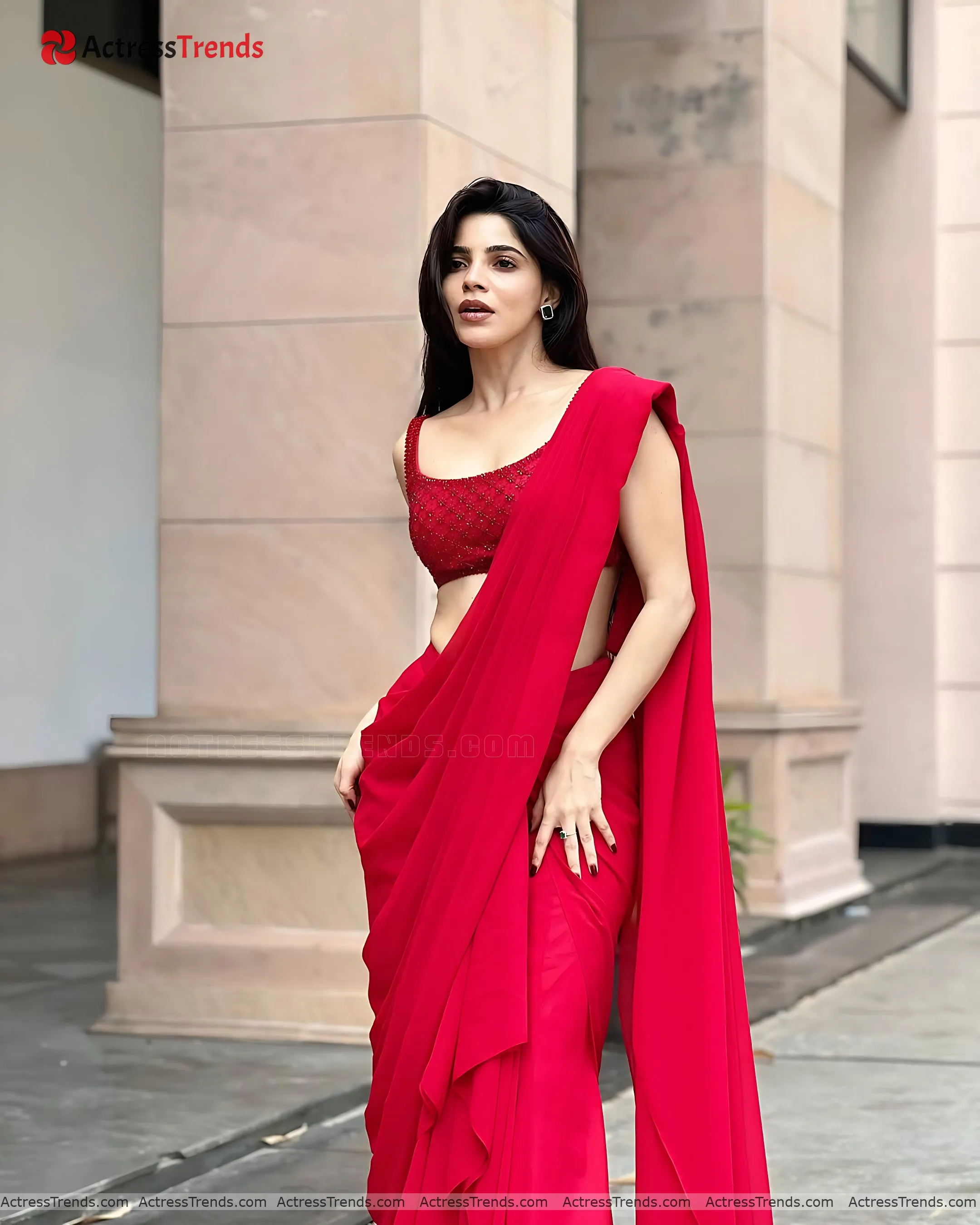 Divya Bharathi Red Saree Glamorous Actress Stunning Photo Tight Fitting