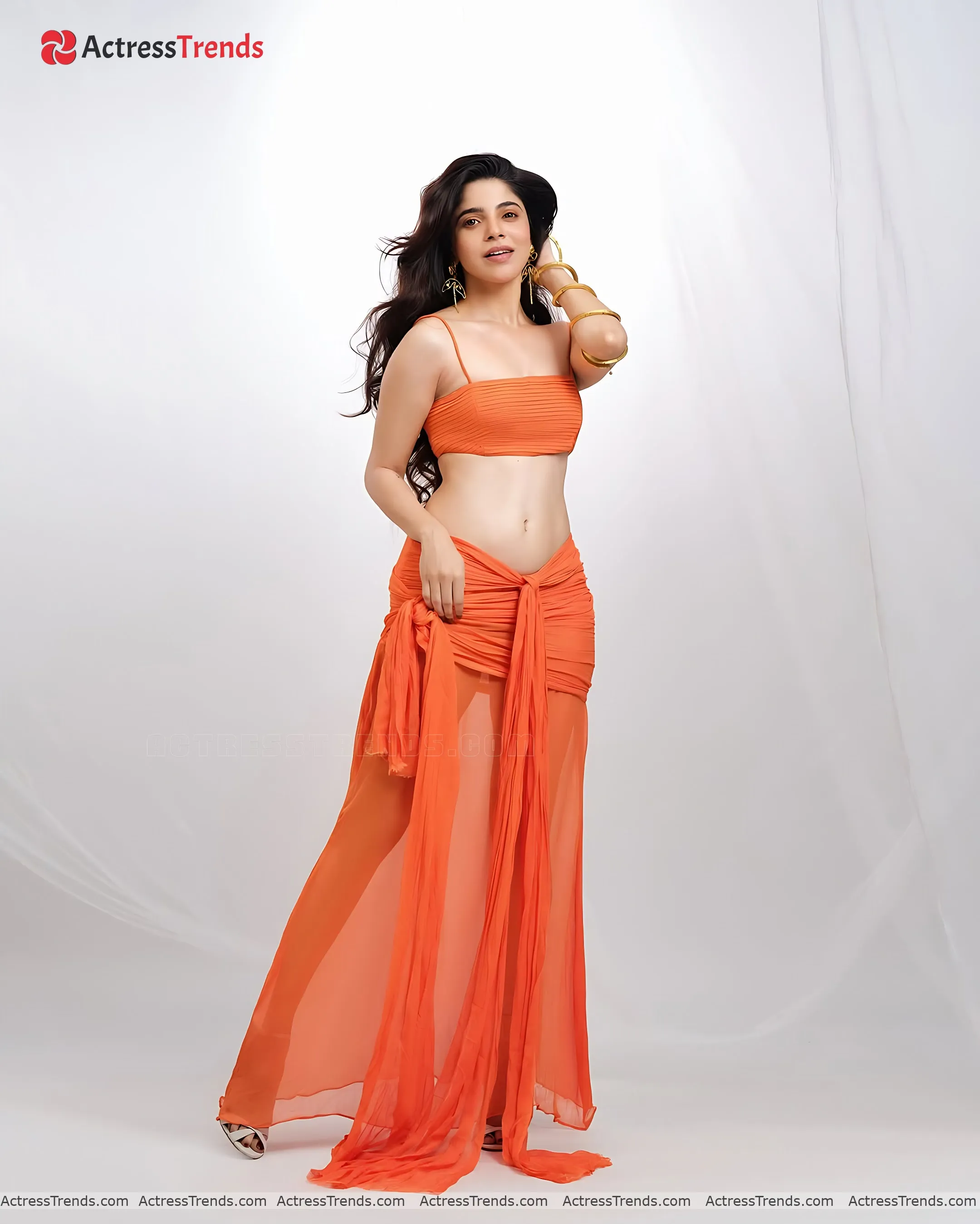Divya Bharathi Orange Dress Curvy Stunning Photo Beautiful Face