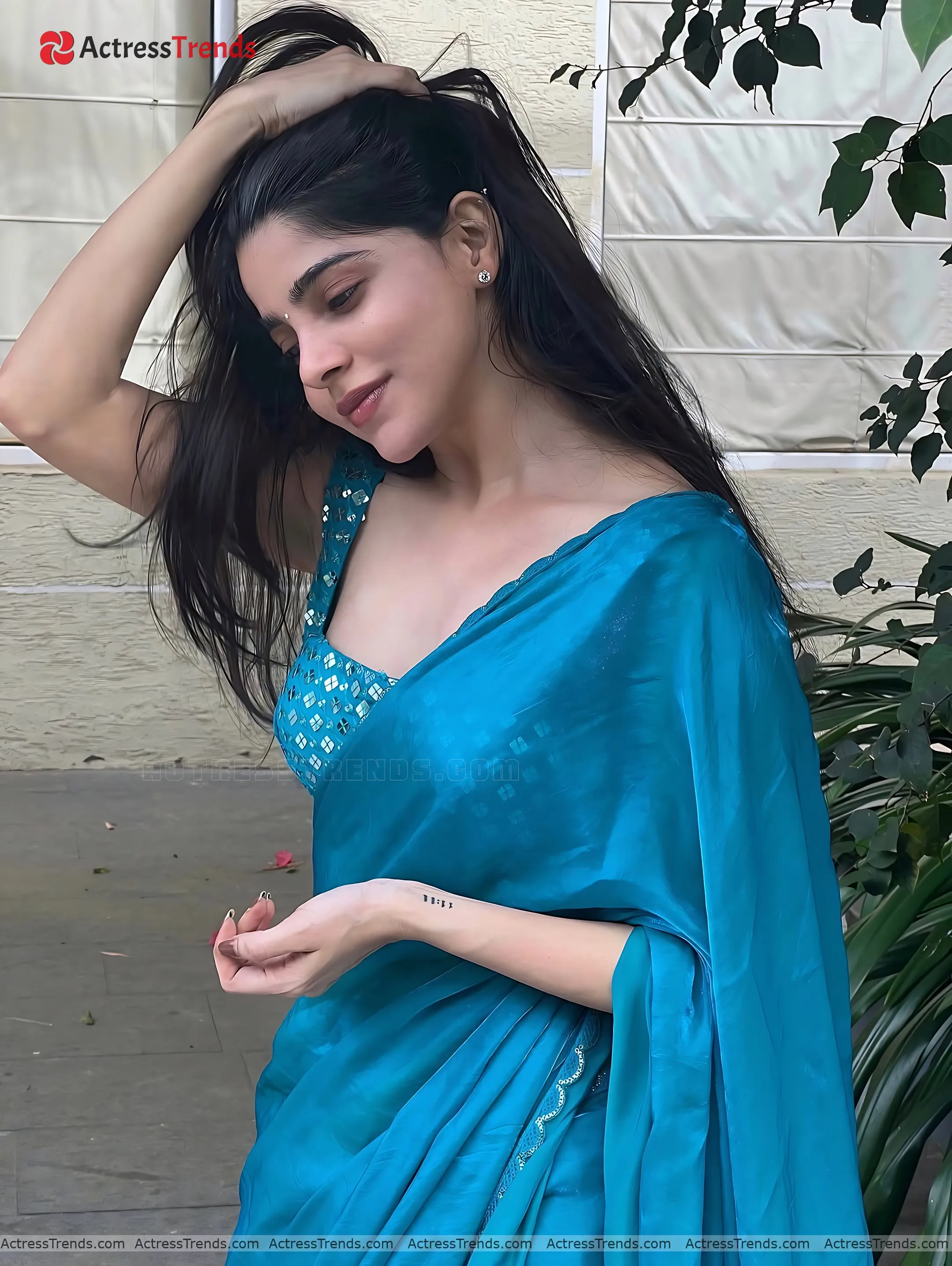 Divya Bharathi Blue Saree Glamorous Actress Beautiful Face