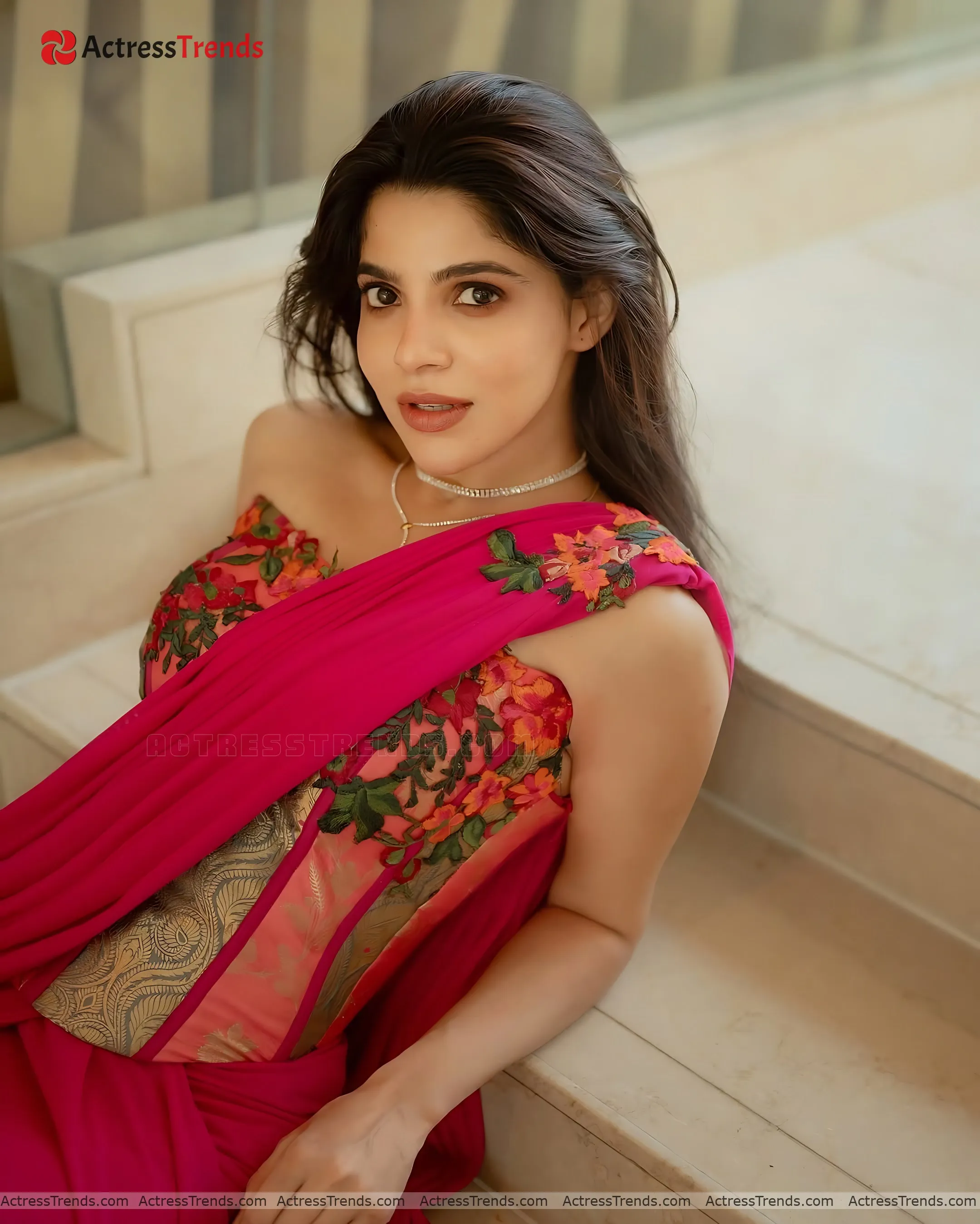 Divya Bharathi Stunning Photo Tight Fitting Curvy Glamorous Actress