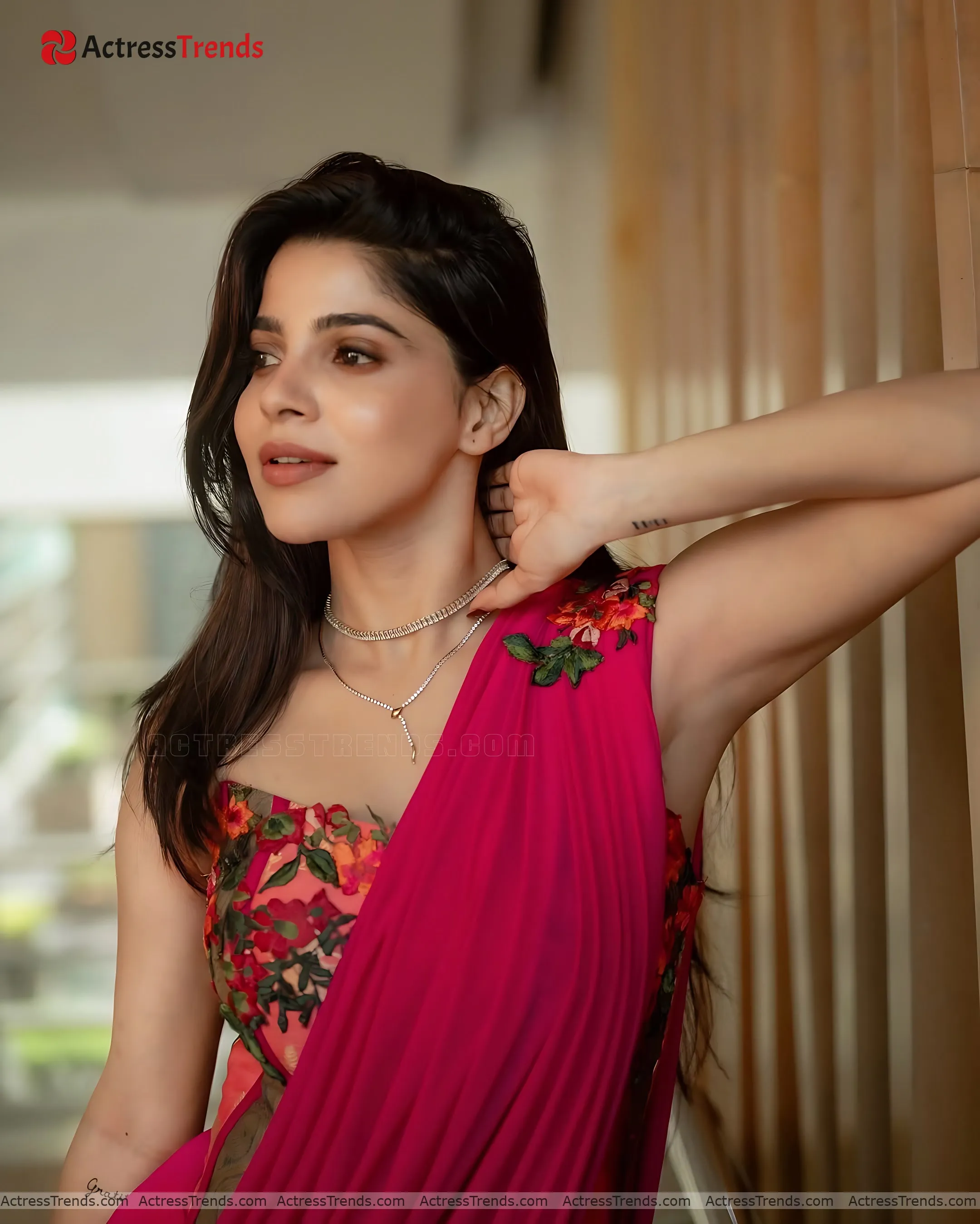 Divya Bharathi Glamorous Actress Curvy Tight Fitting Stunning Photo