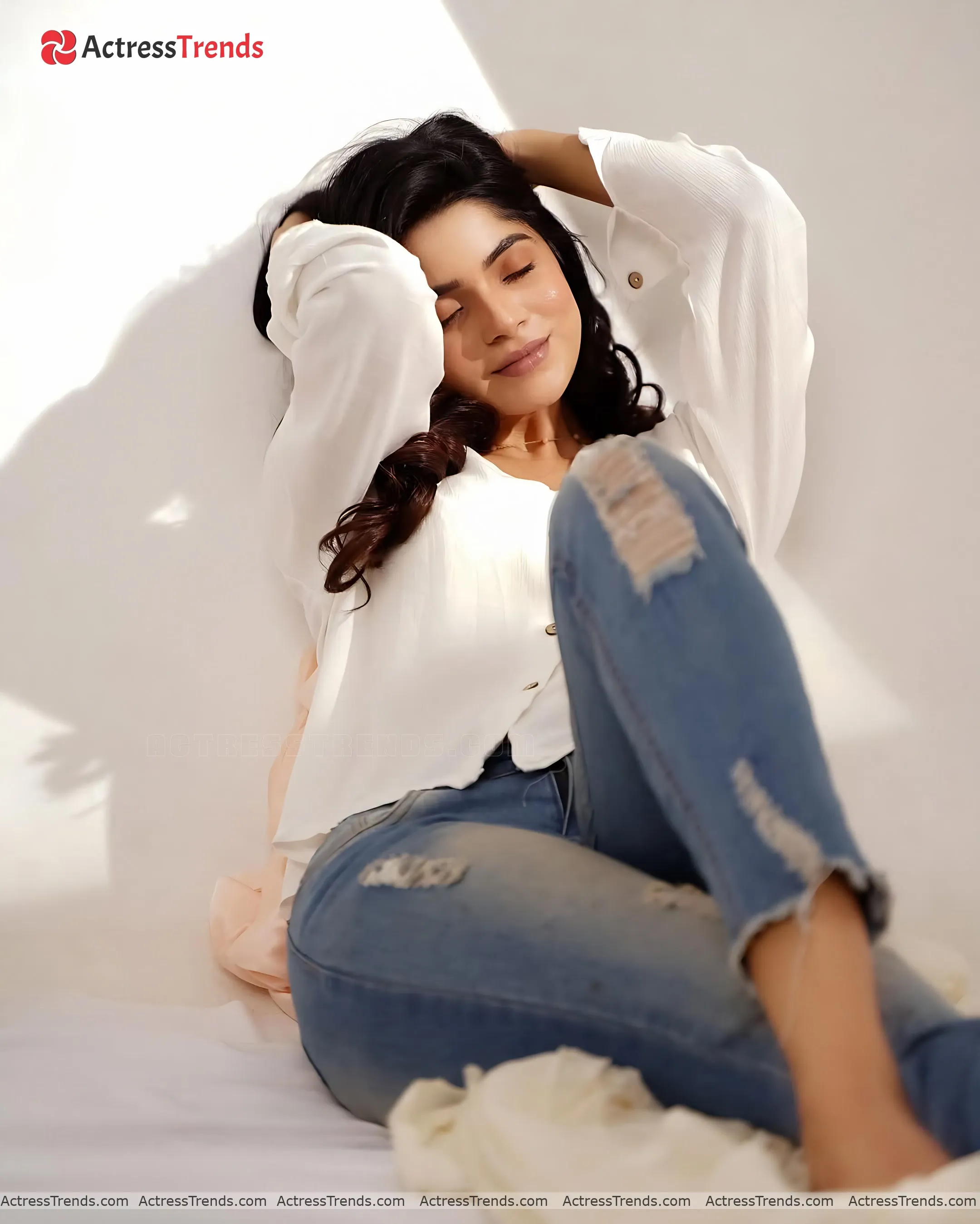 Divya Bharathi Beautiful Face