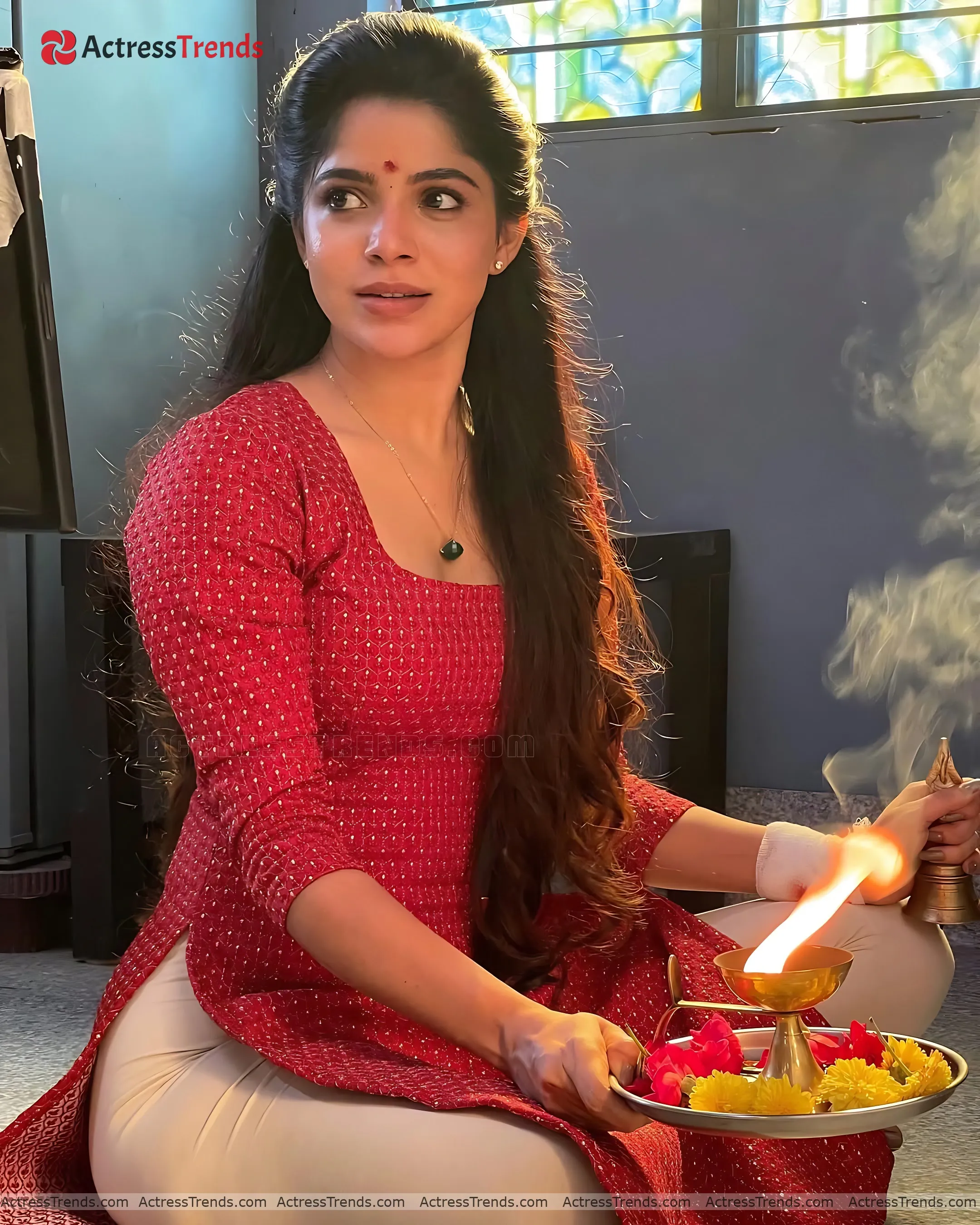 Divya Bharathi Glamorous Actress Tight Fitting Beautiful Face