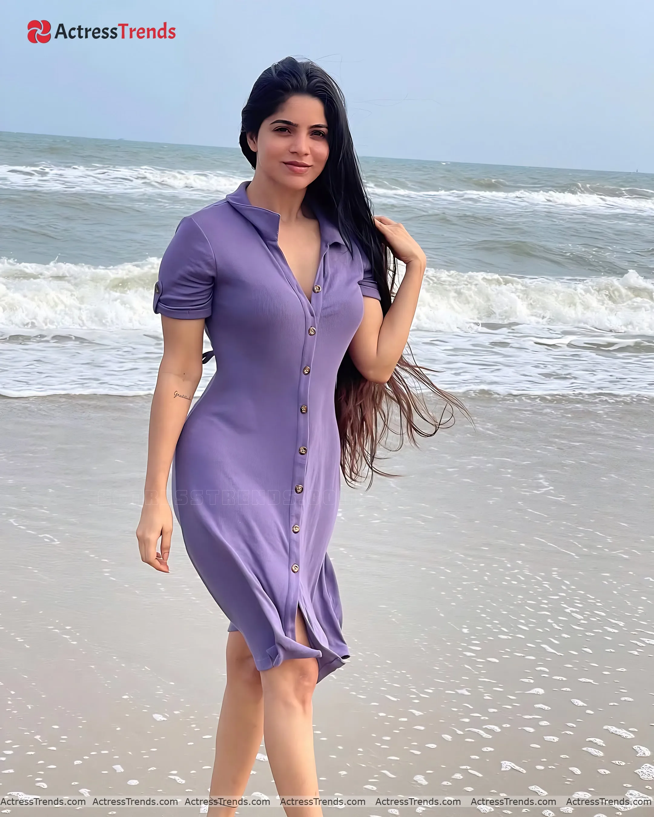 Divya Bharathi Tight Fitting Curvy