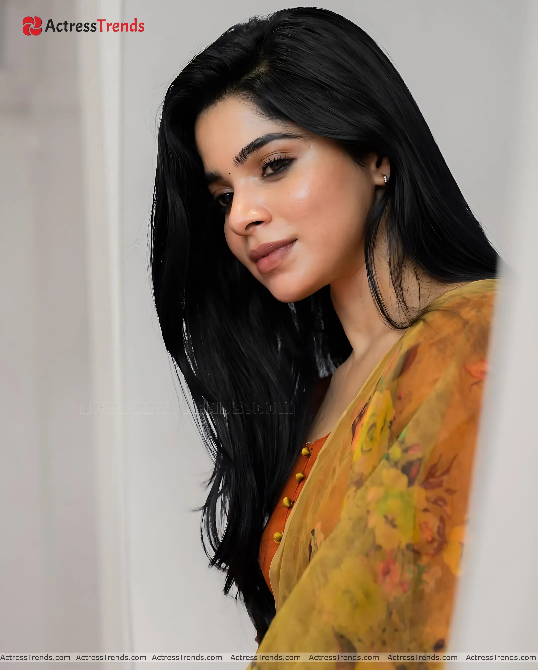 Divya Bharathi Beautiful Face Cutest Actress