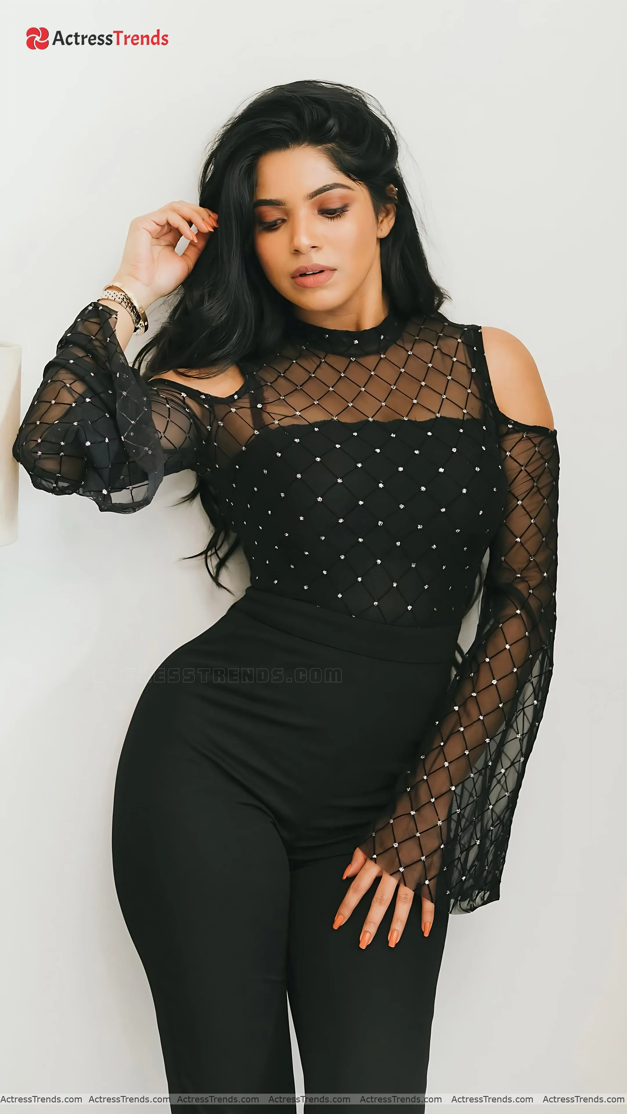 Divya Bharathi Tight Fitting