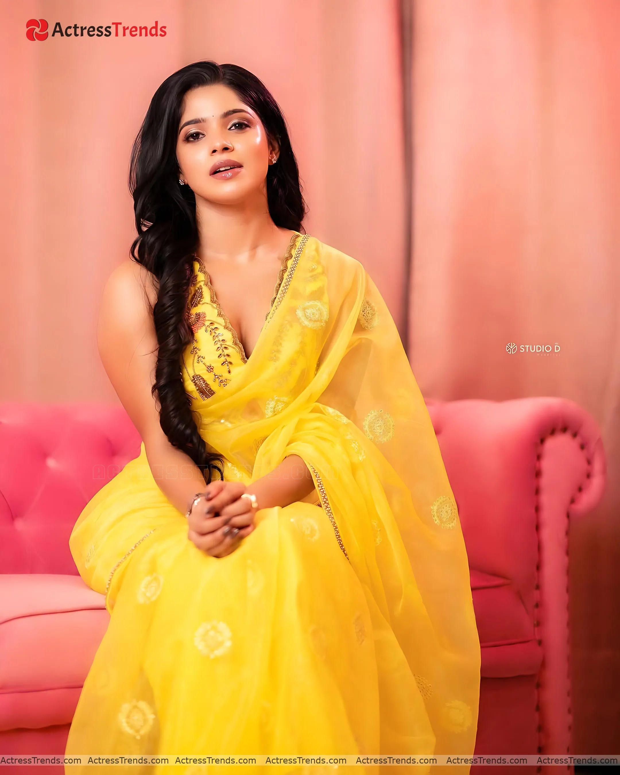 Divya Bharathi Bold Style Cute Beautiful Face Cleav Pose