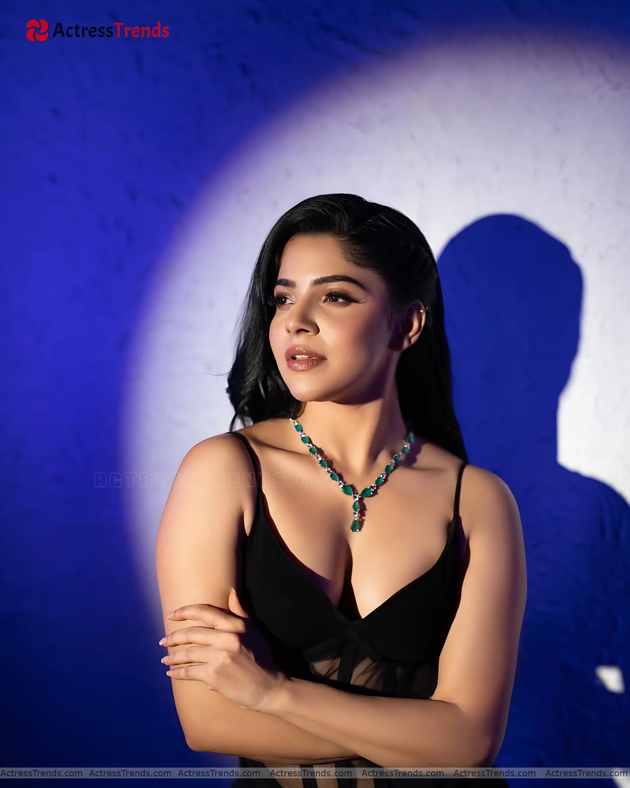 Divya Bharathi Beautiful Face Cleav Pose Smoky Eyes Stunning Photo