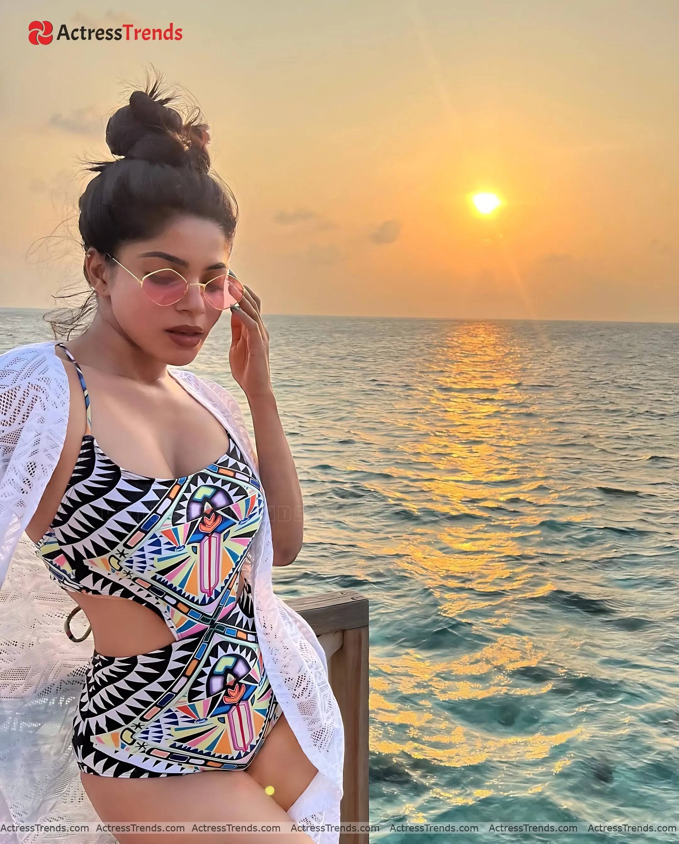 Divya Bharathi Tight Fitting Cleav Pose Celebrity Loungewear