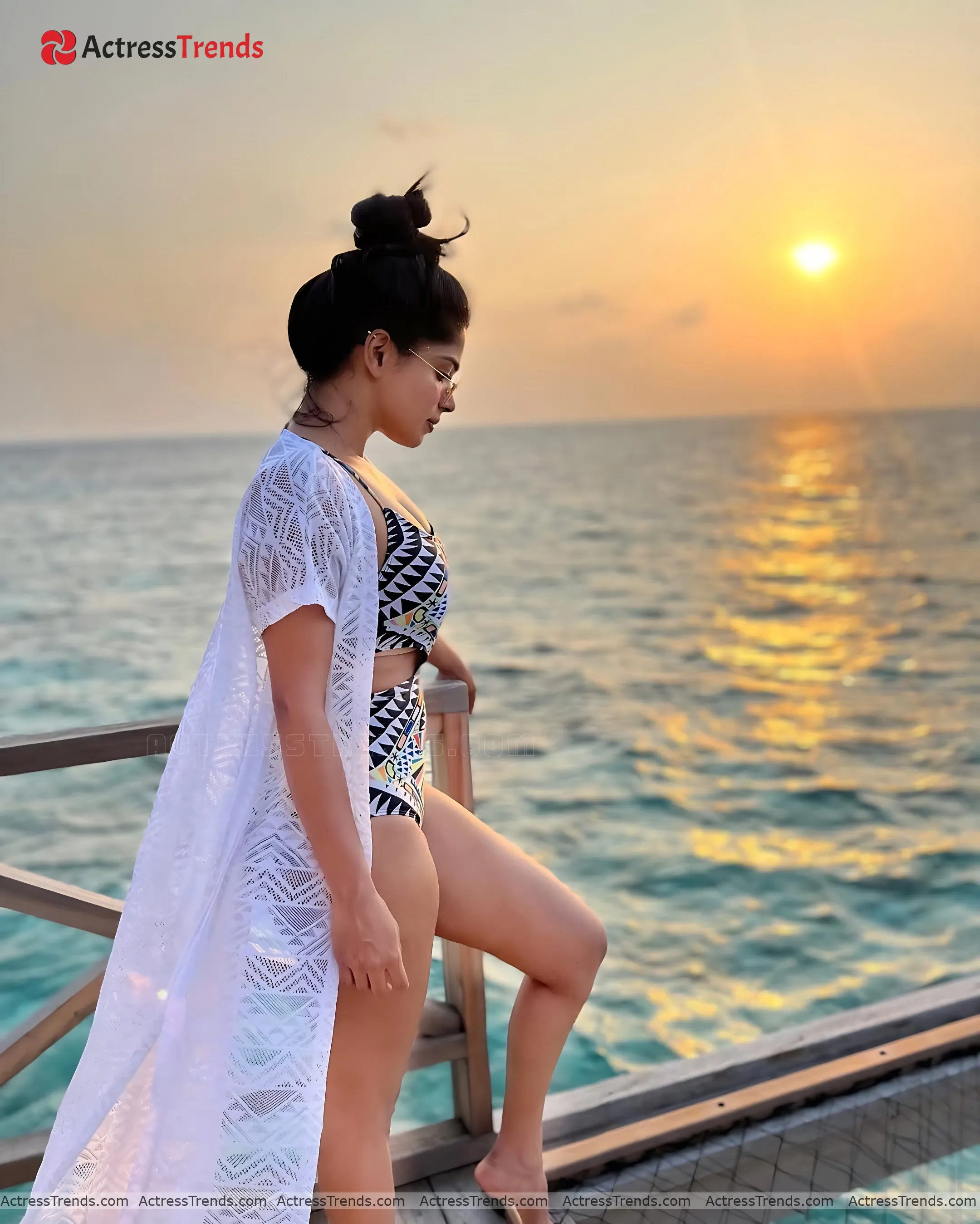 Divya Bharathi Tight Fitting Curvy Glamorous Actress Celebrity Loungewear