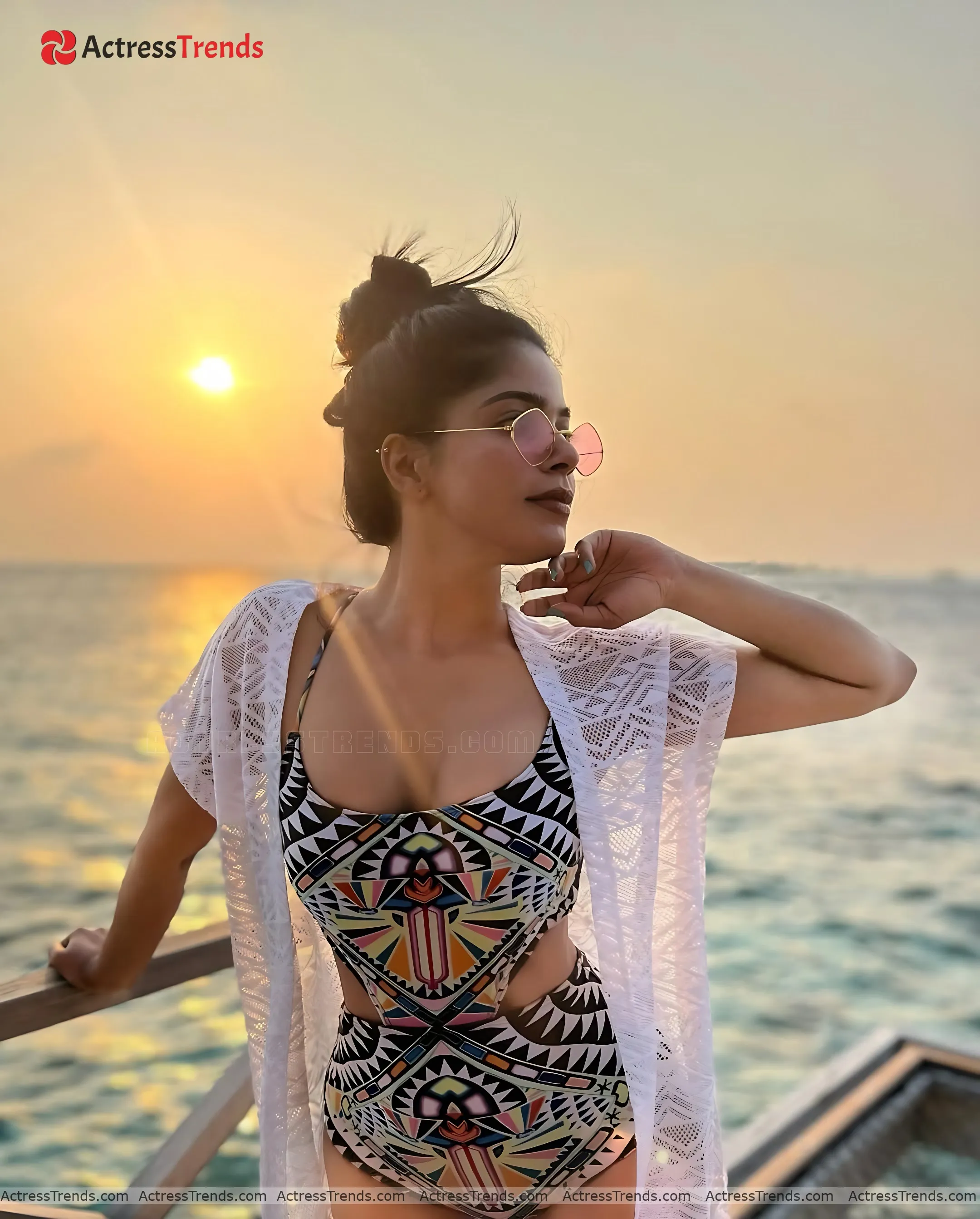 Divya Bharathi Tight Fitting Celebrity Loungewear Cleav Pose