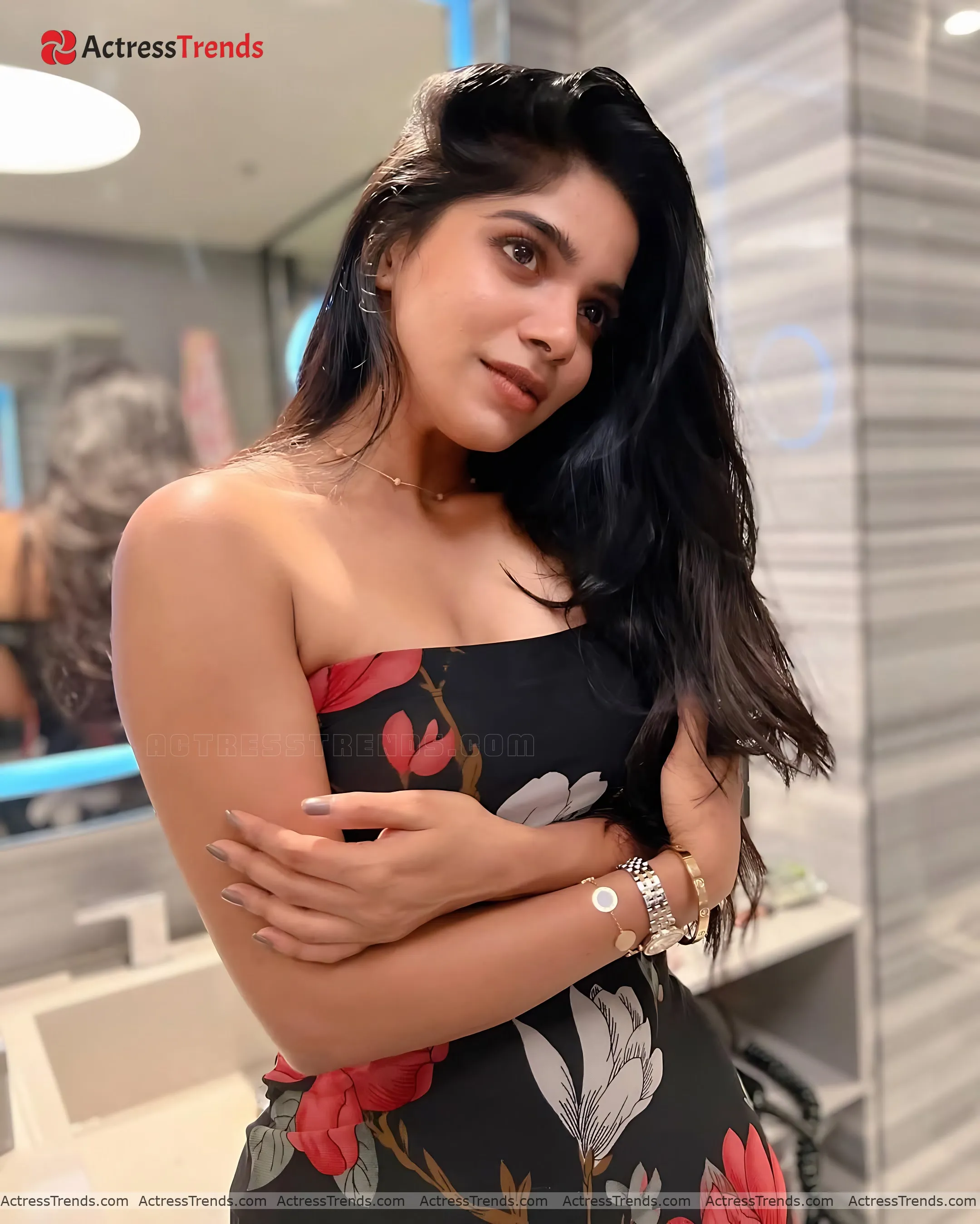 Divya Bharathi Curvy Bold Style Glamorous Actress