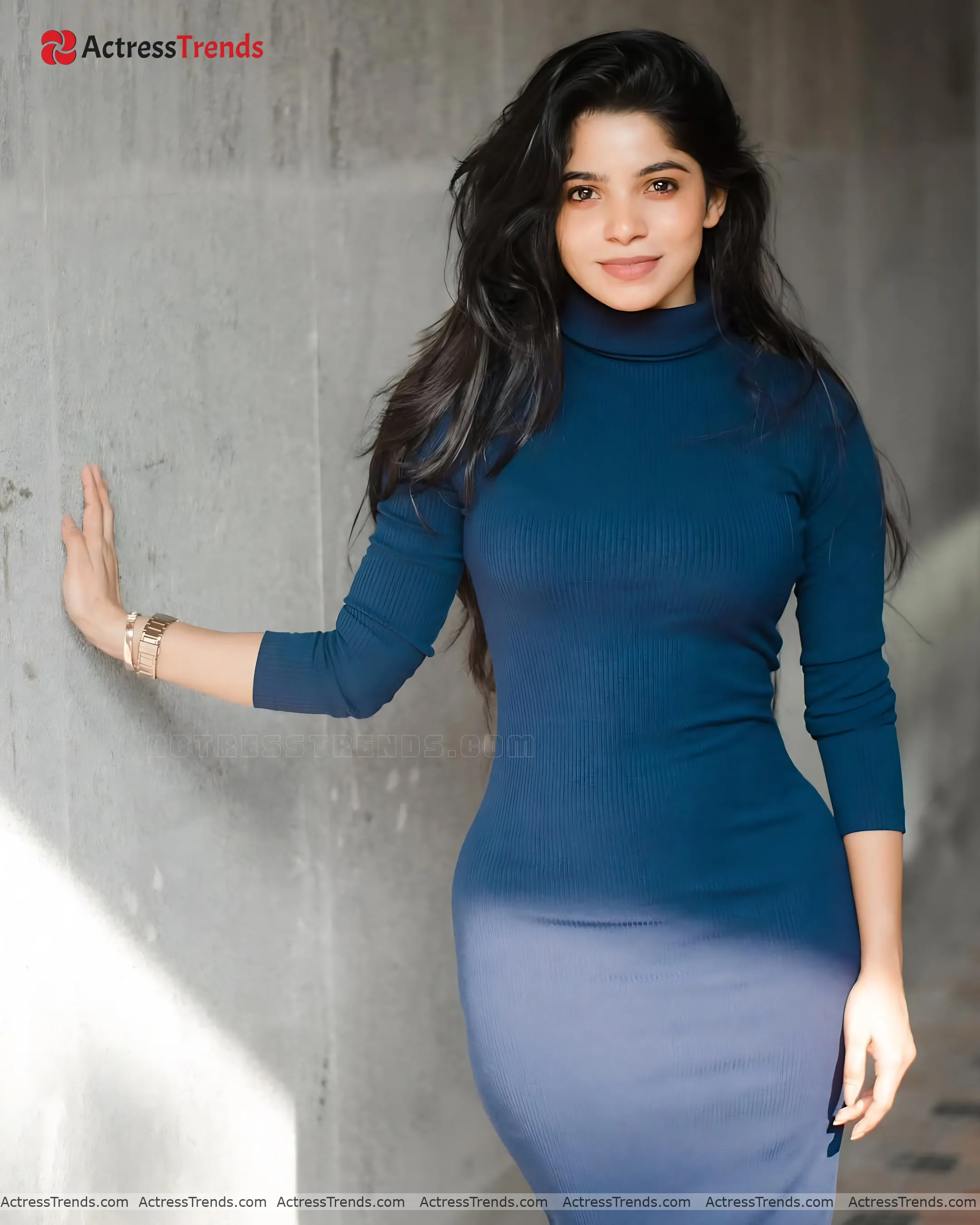 Divya Bharathi Tight Fitting Curvy Cute