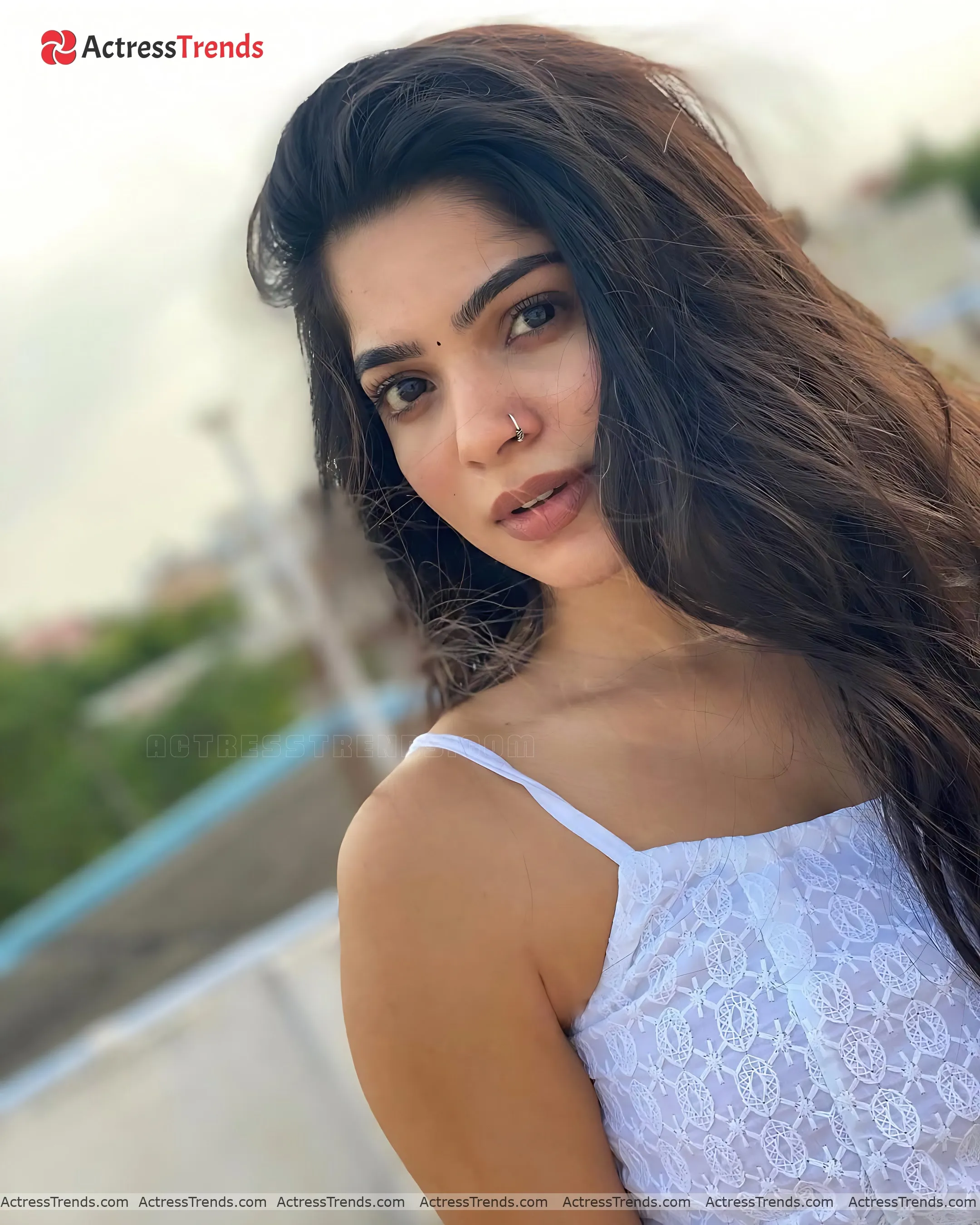 Divya Bharathi Beautiful Face Cutest Actress