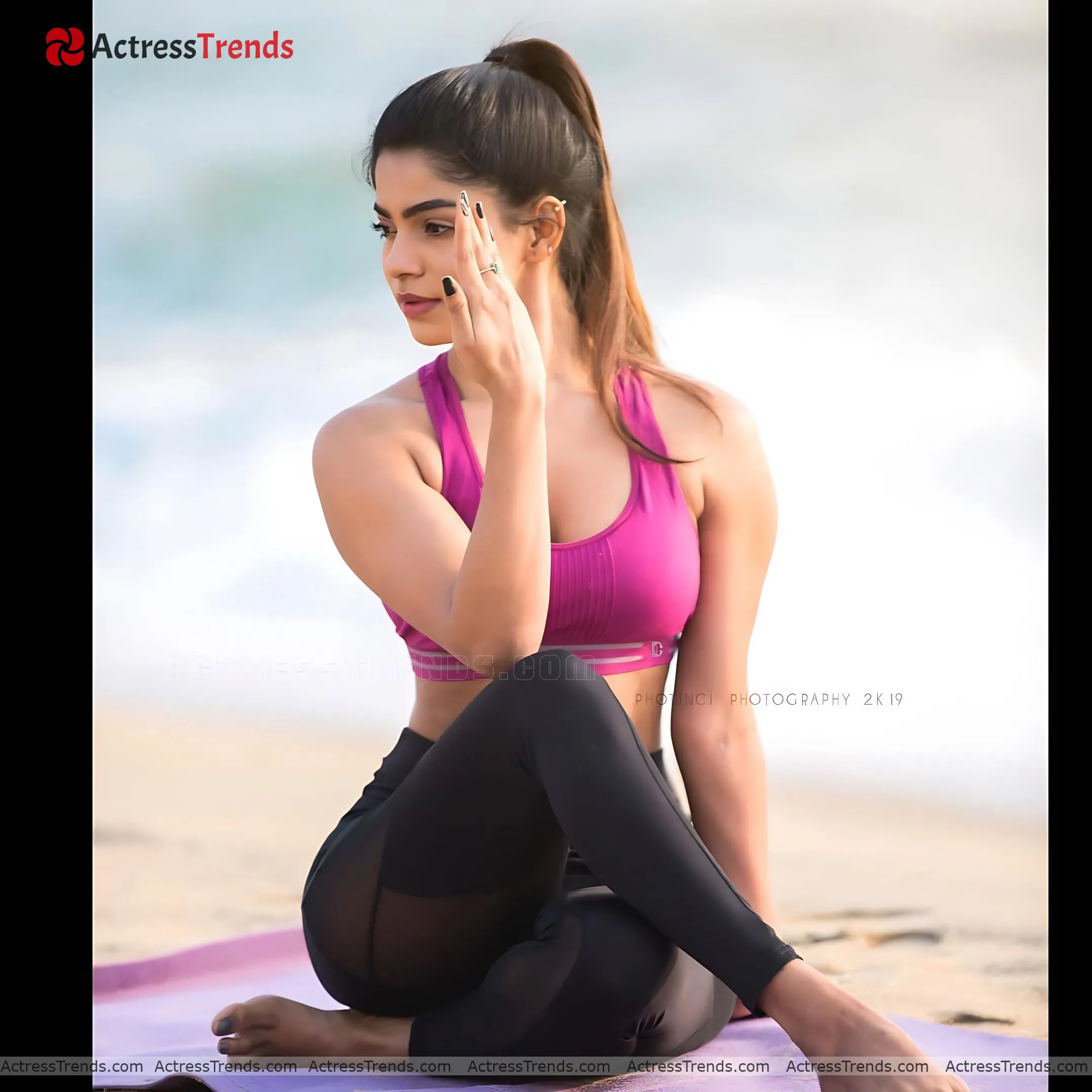 Divya Bharathi Back Pose Tight Fitting