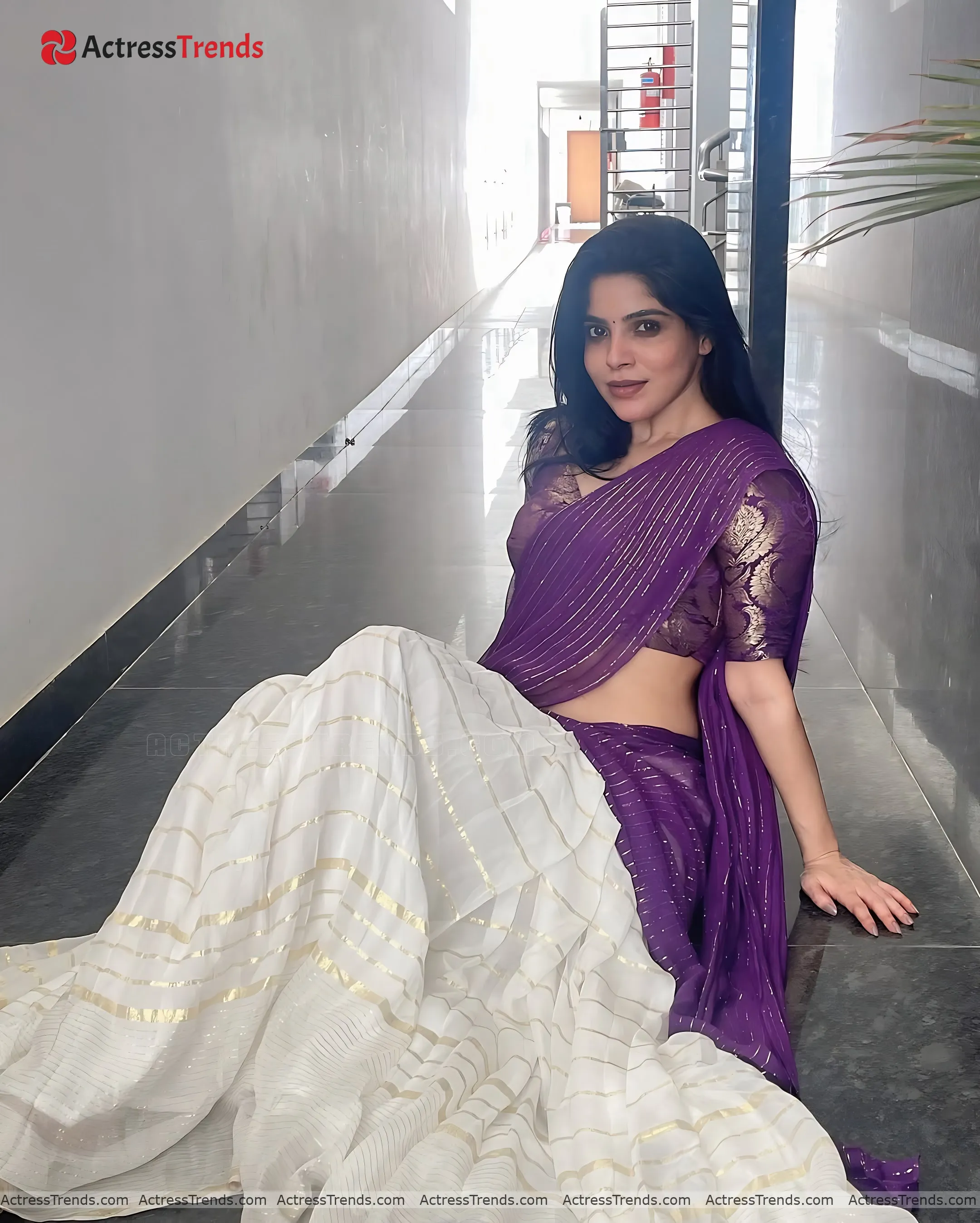 Divya Bharathi Saree Photoshoot Cute Stunning Photo Beautiful Face