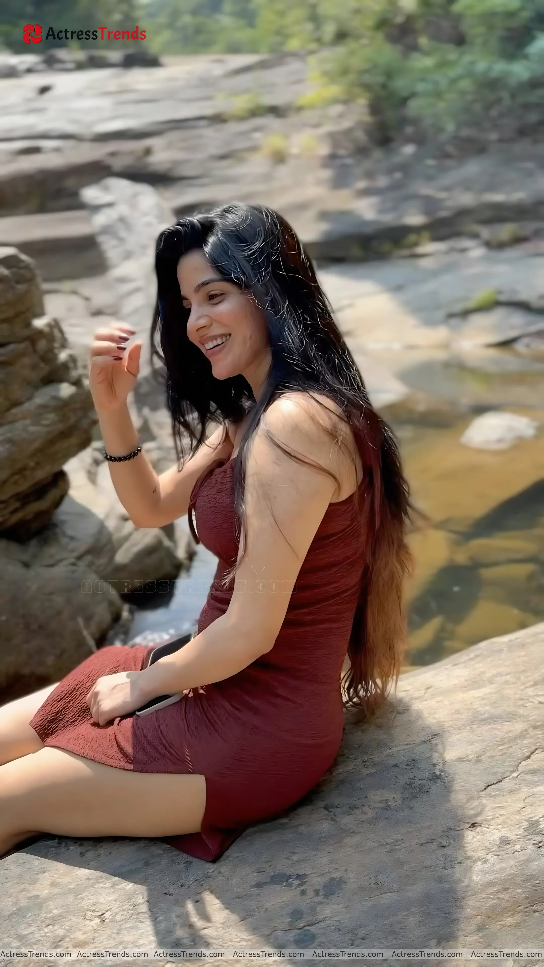 Divya Bharathi Cute Stunning Photo Beautiful Face