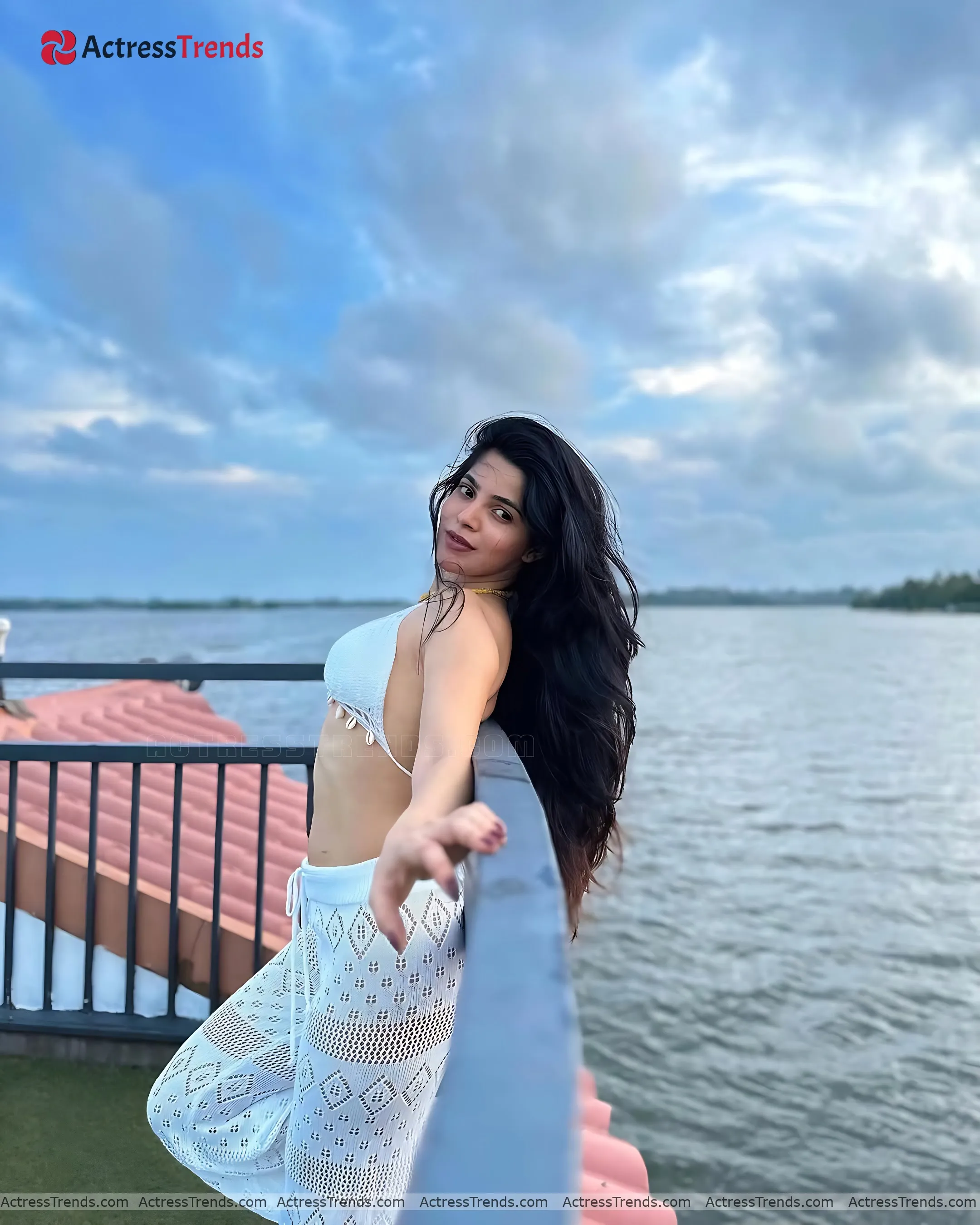 Divya Bharathi Bold Style Curvy Celebrity Loungewear Navel