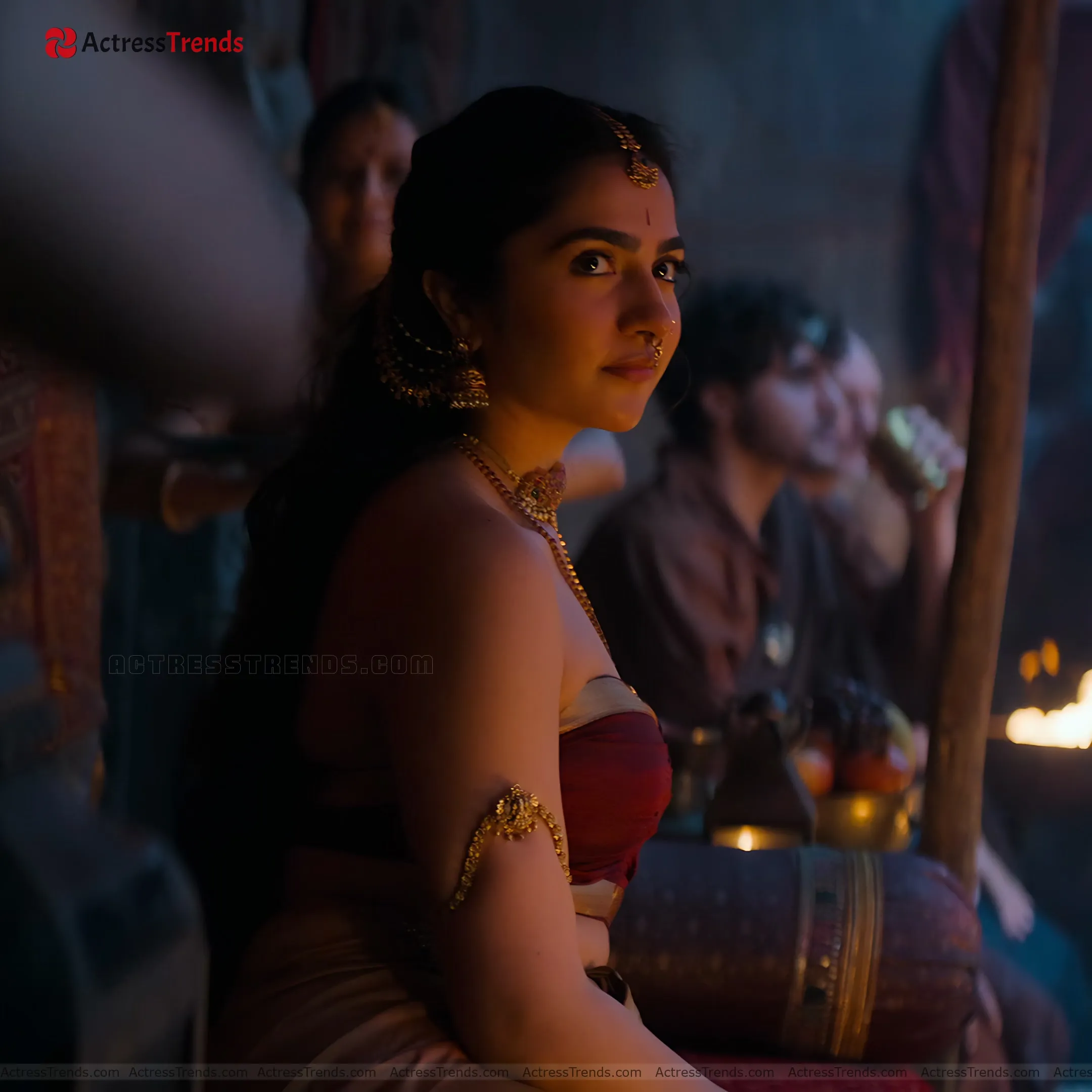 Rukmini Vasanth Green Saree Tight Fitting Cutest Actress Bold Saree Style