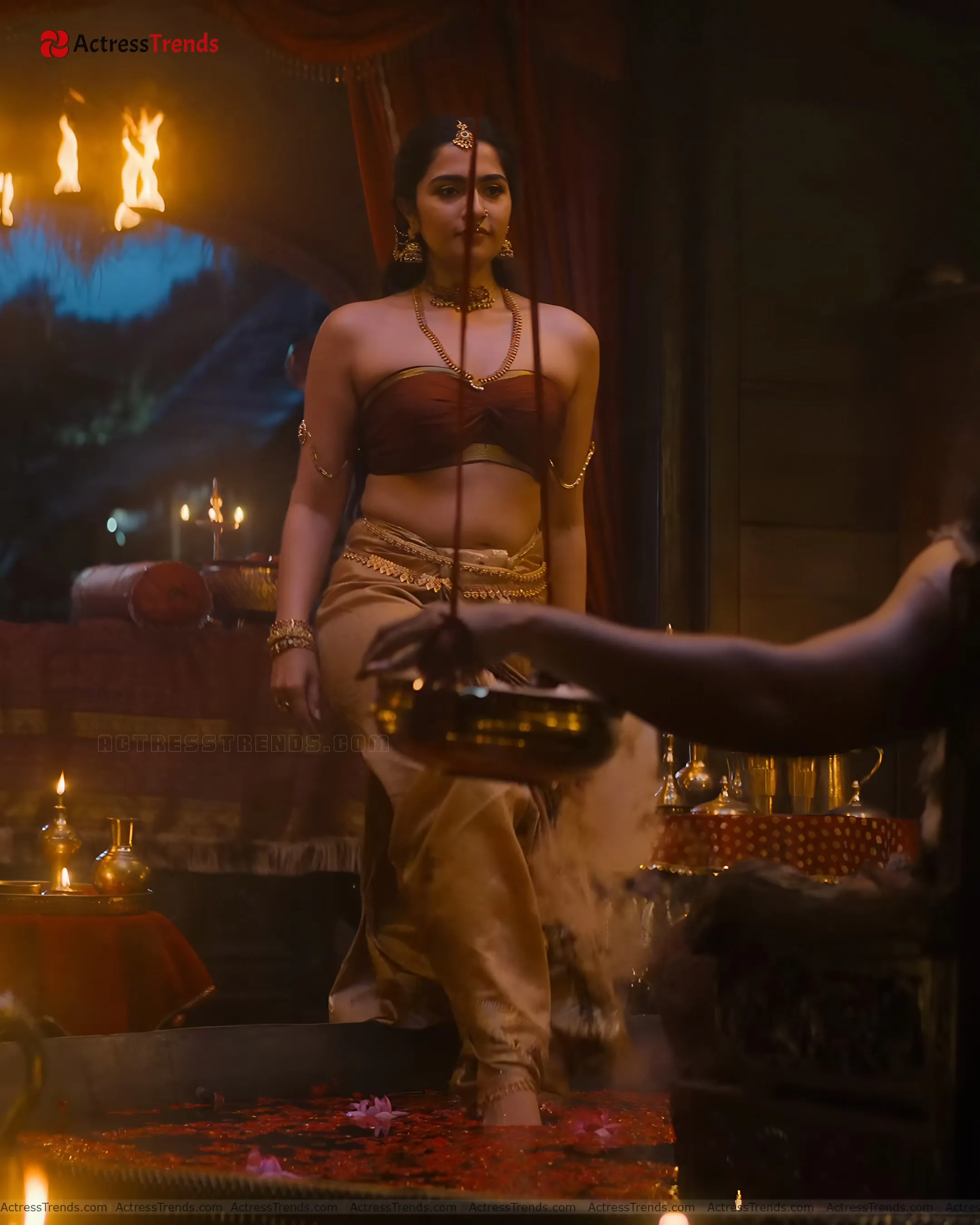 Rukmini Vasanth Green Saree Tight Fitting Cute