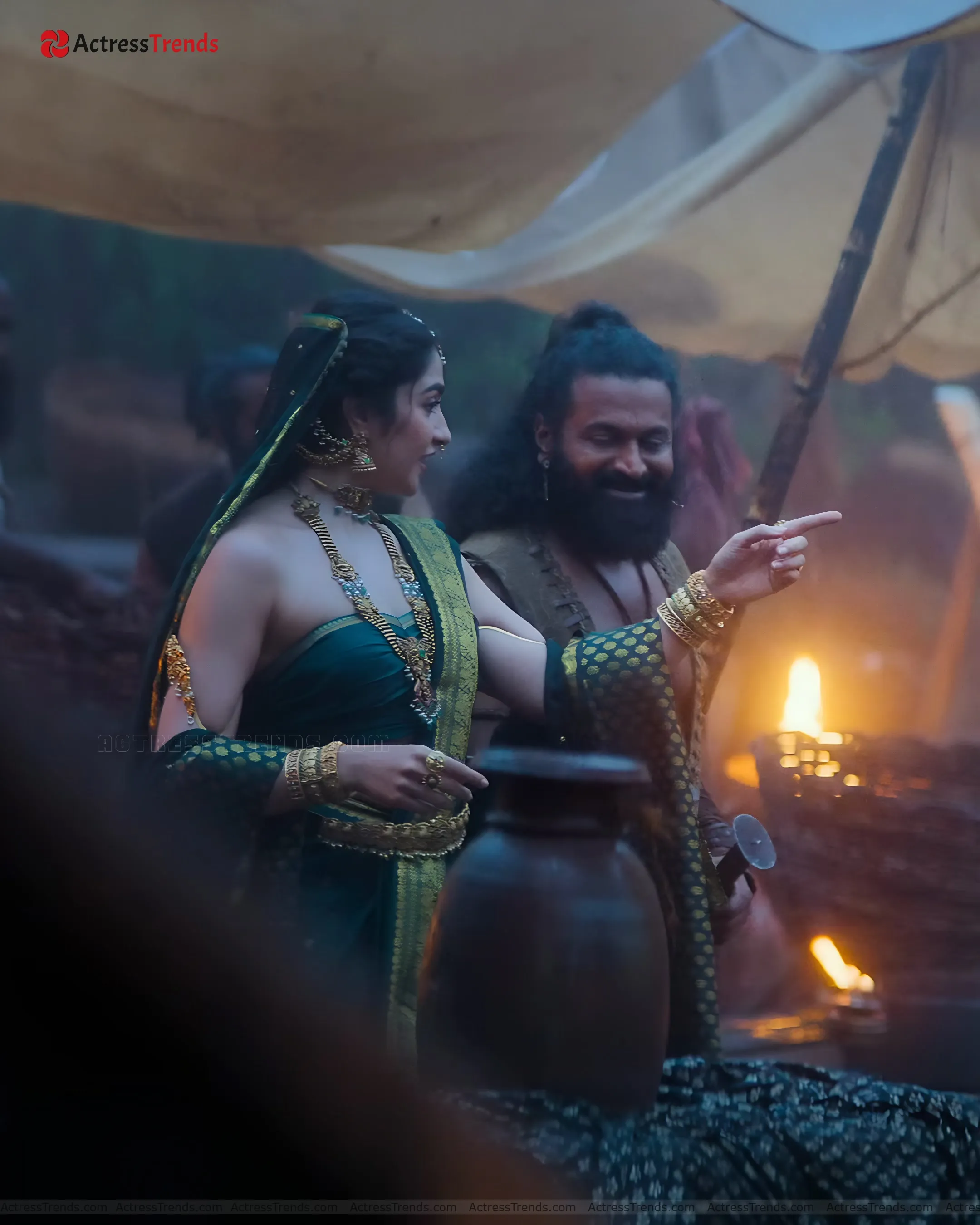 Rukmini Vasanth Green Saree Tight Fitting Saree Photoshoot Bold Saree Style