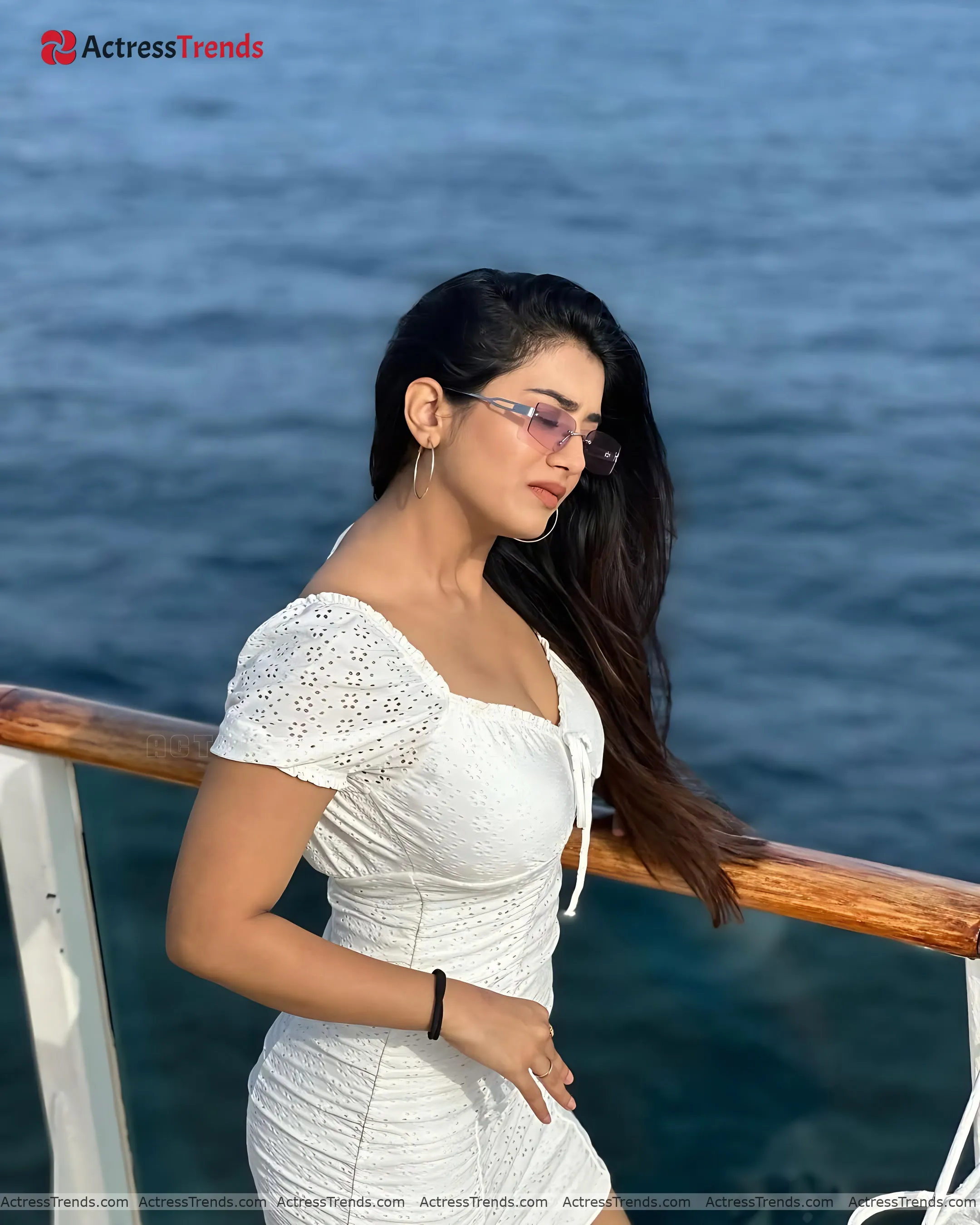 Rashi Singh Beautiful Face Celebrity Fashion Shoot