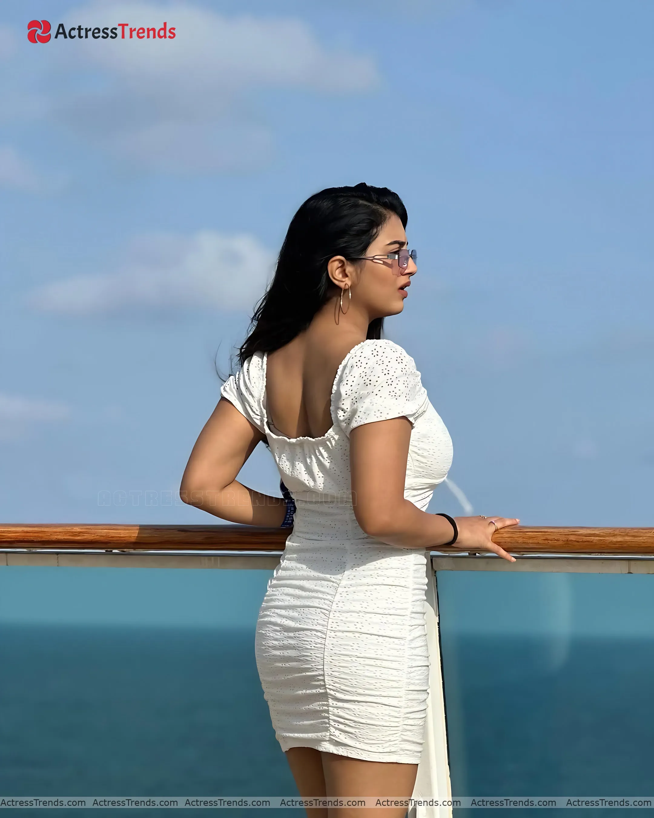 Rashi Singh Tight Fitting Stunning Photo Curvy