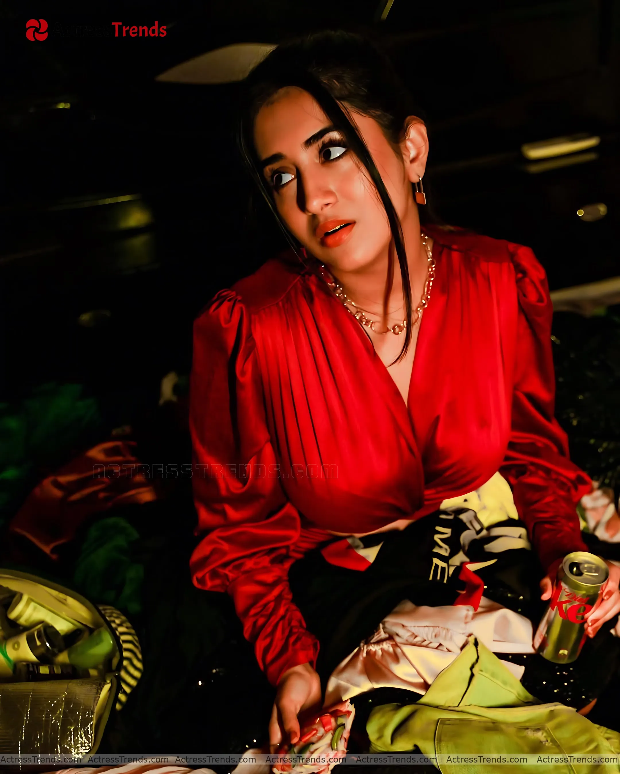 Rashi Singh Tight Fitting Cute Beautiful Face