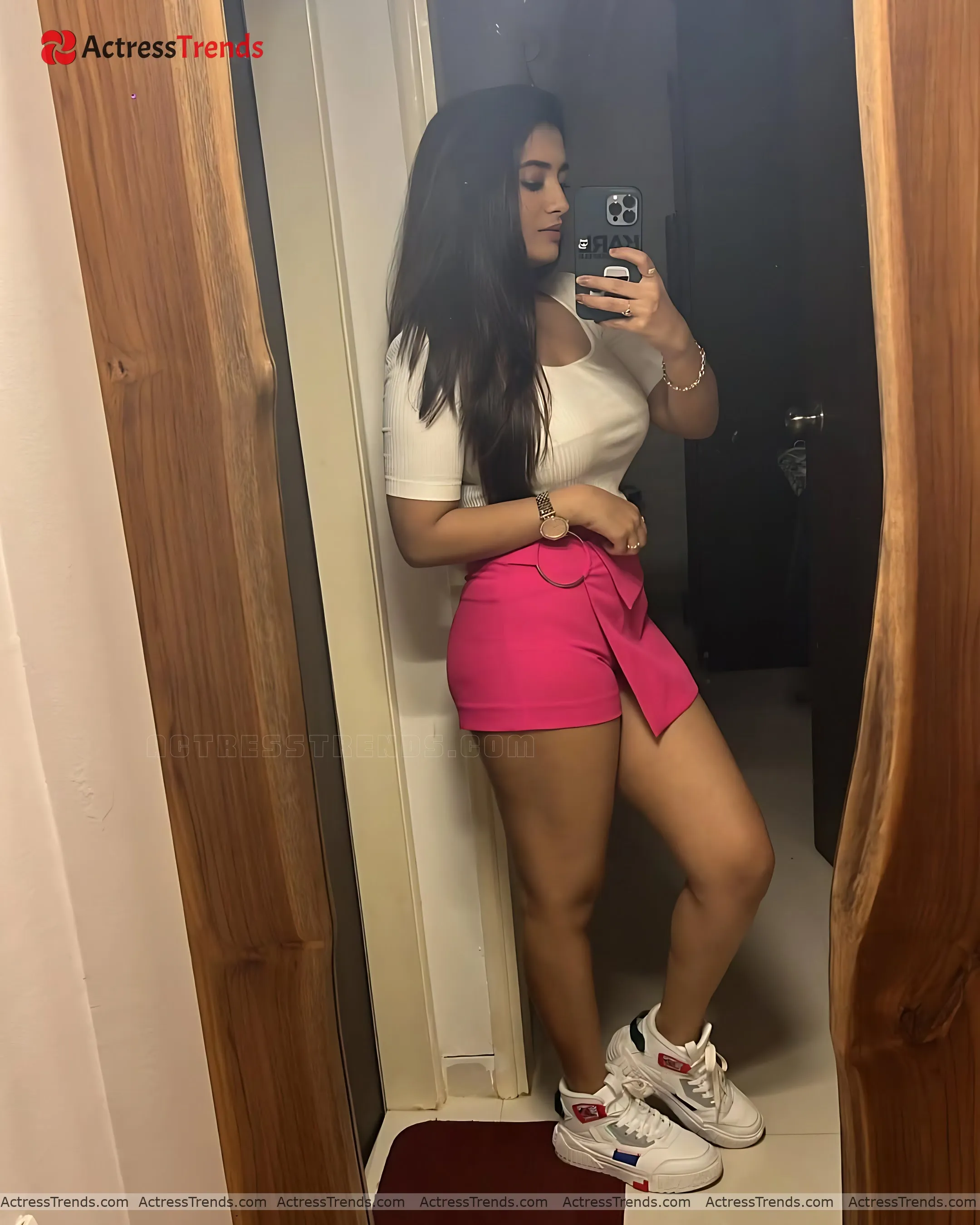 Rashi Singh Tight Fitting Actress Selfie Curvy