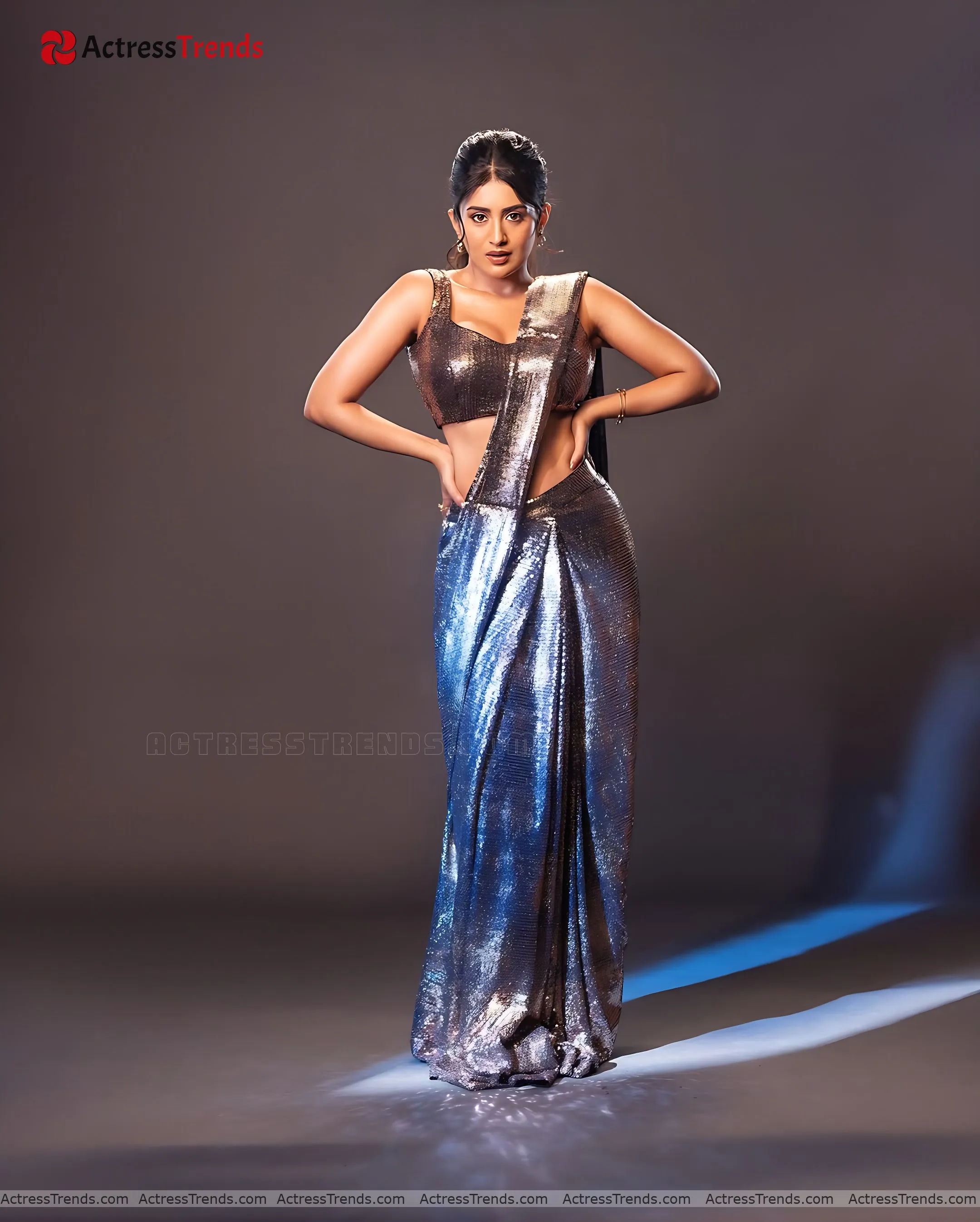Rashi Singh Navel Saree Style Navel Bold Saree Style Smoky Eyes