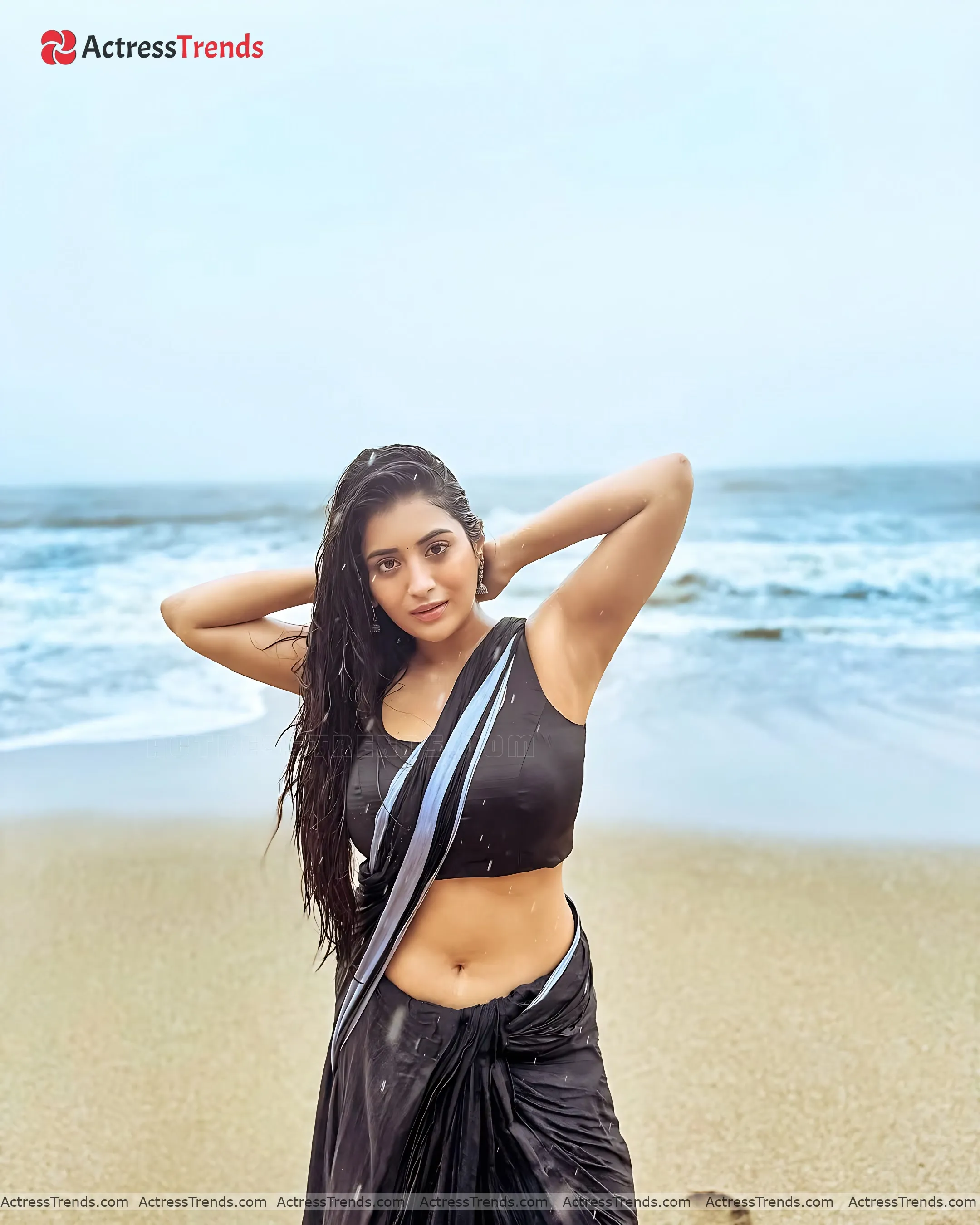 Rashi Singh Tight Fitting Stunning Photo Back Pose