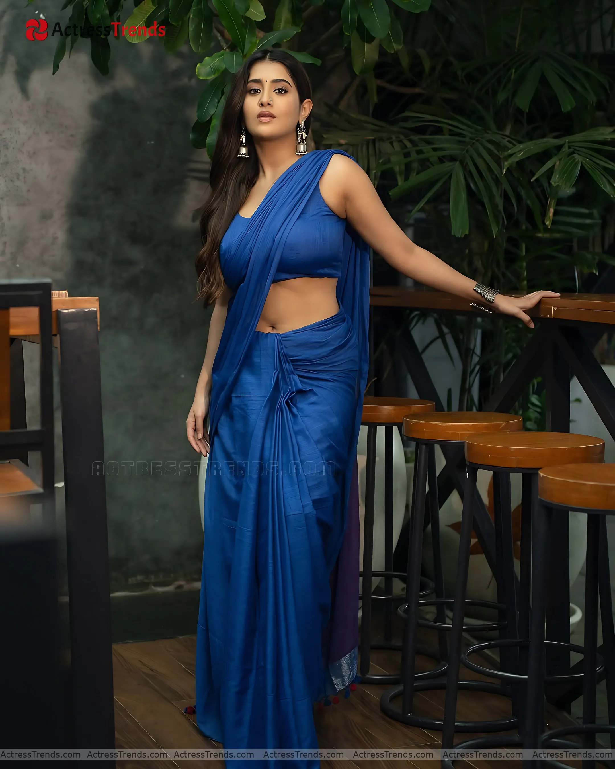 Rashi Singh Navel Saree Style Sensual Portrait Stunning Photo