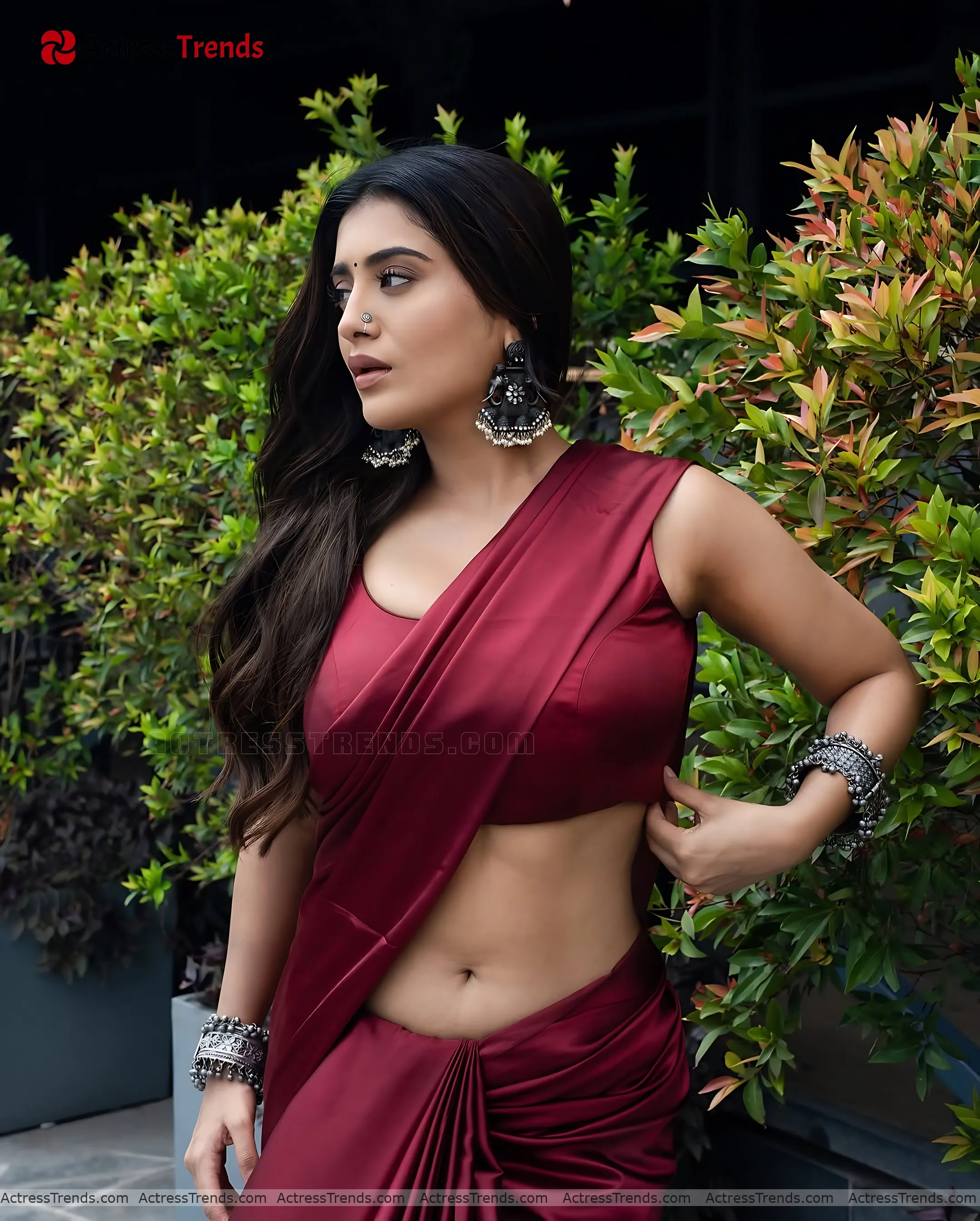 Rashi Singh Celebrity Fashion Shoot Tight Fitting Stunning Photo Cute