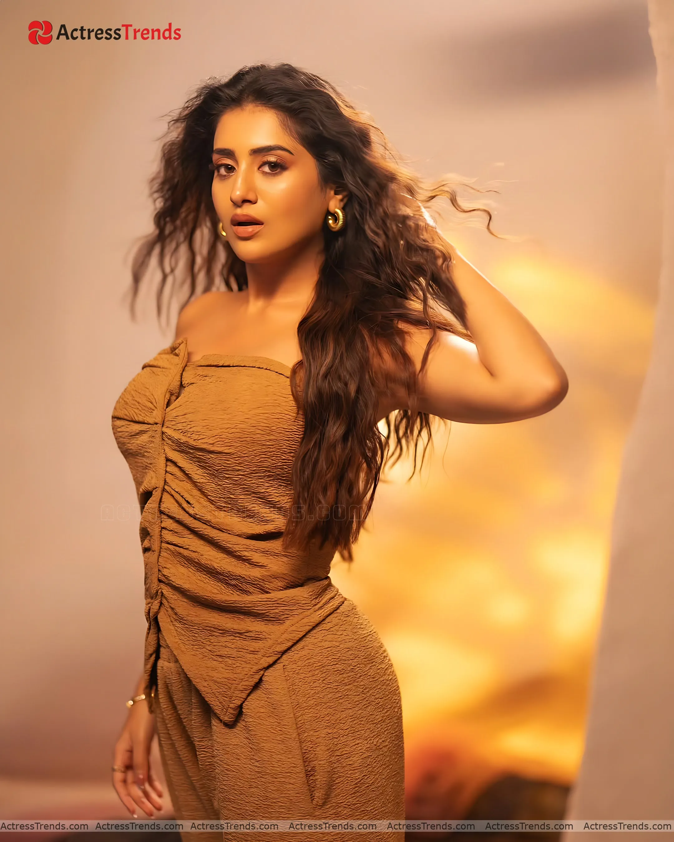 Rashi Singh Sensual Portrait Tight Fitting