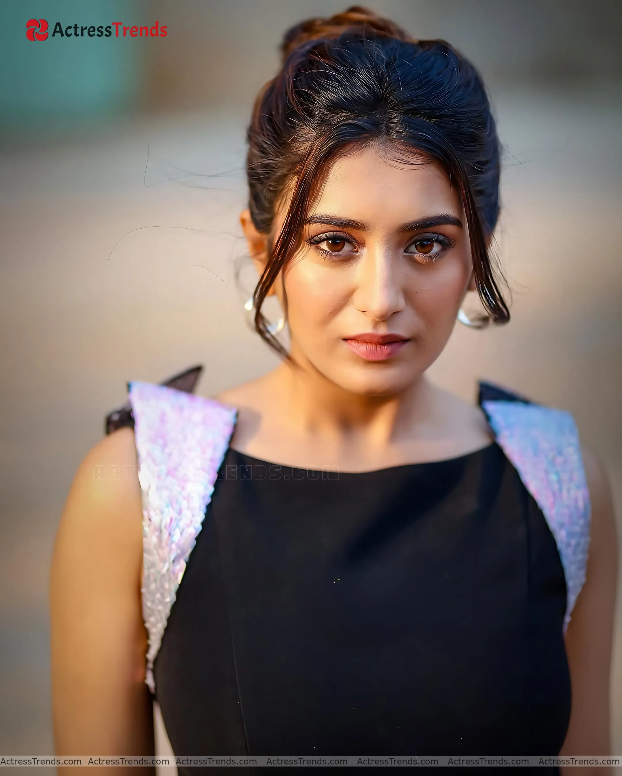 Rashi Singh Beautiful Face Cutest Actress Curvy