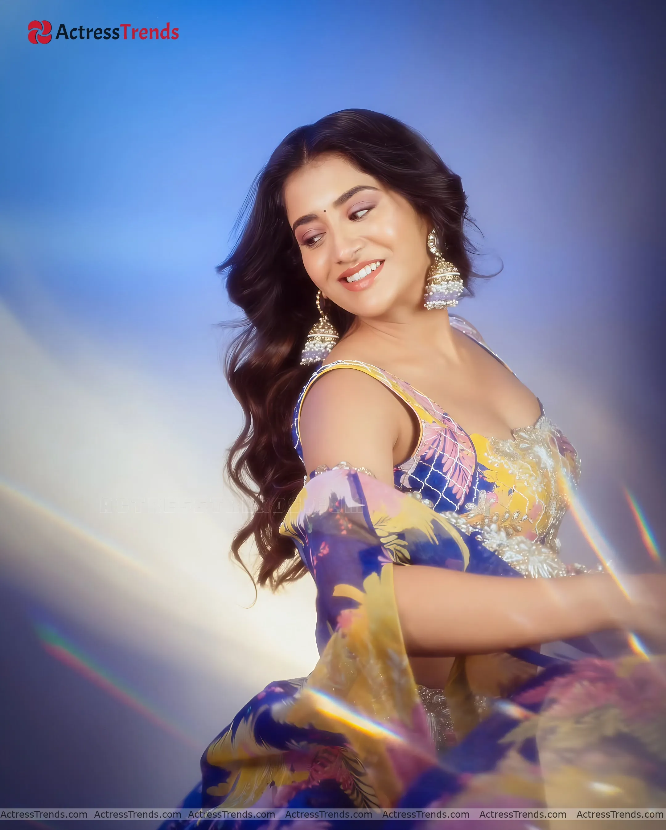 Rashi Singh Sensual Portrait Celebrity Fashion Shoot Cleav Pose