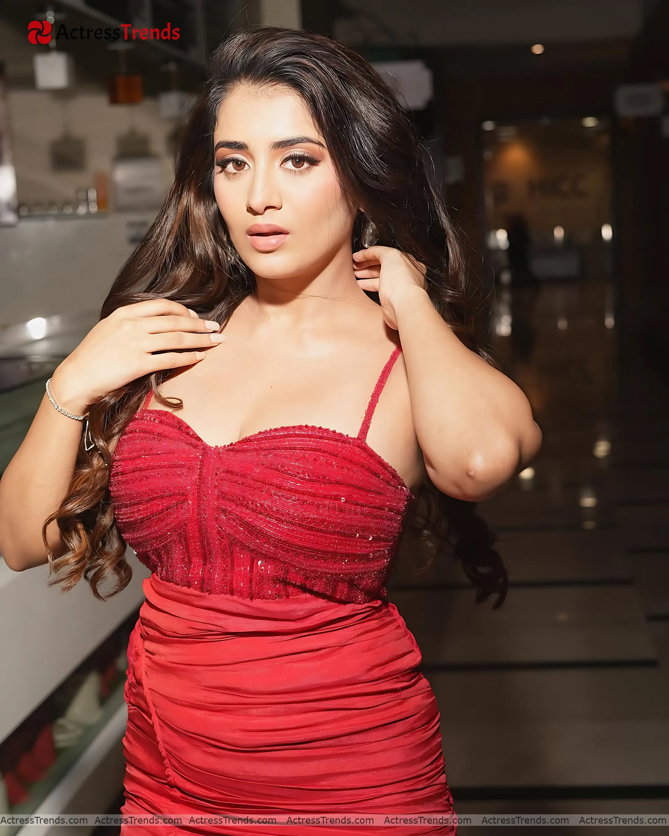 Rashi Singh Tight Fitting Sensual Portrait Stunning Photo