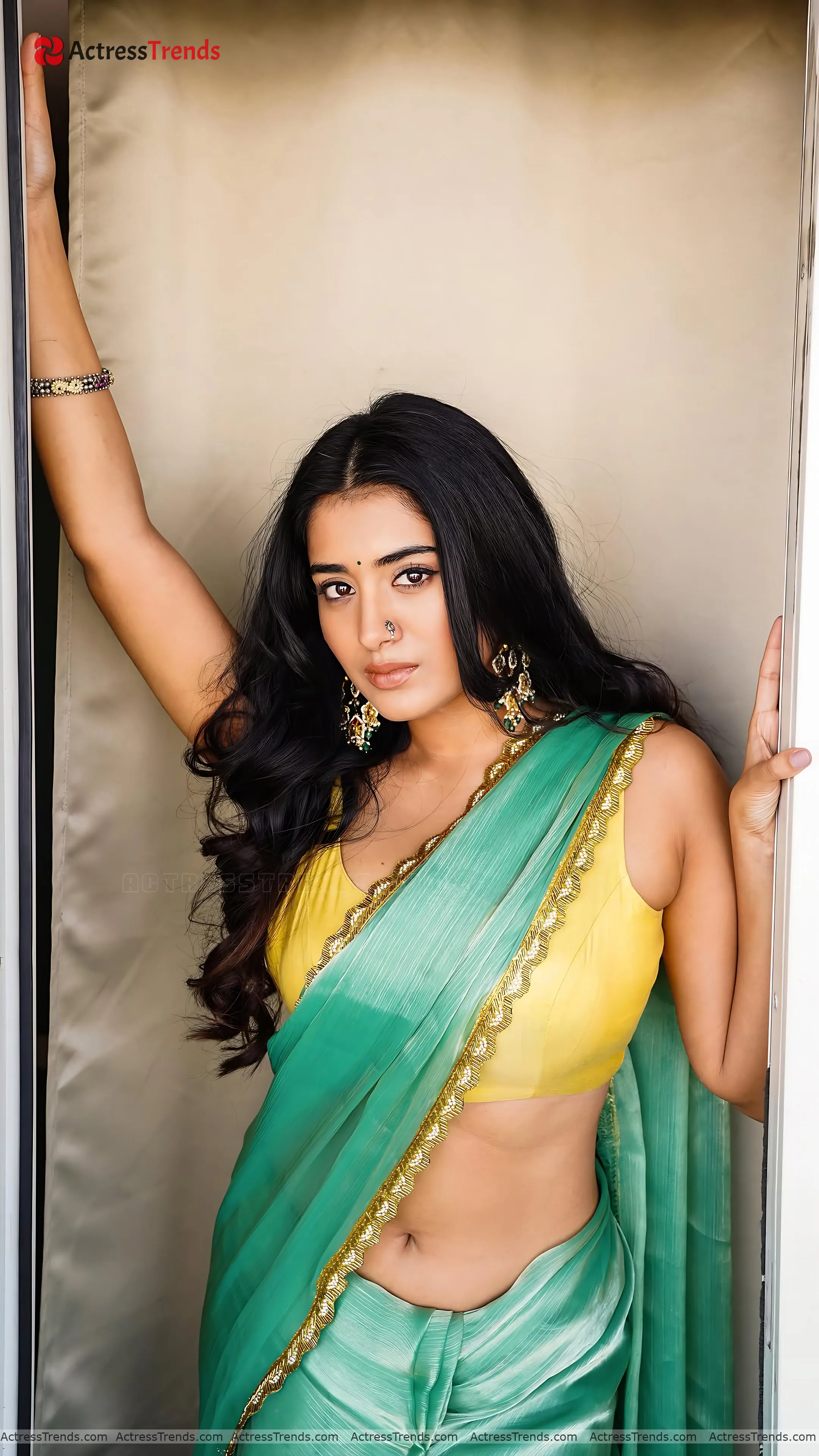 Rashi Singh Navel Saree Style Glamorous Actress Smoky Eyes
