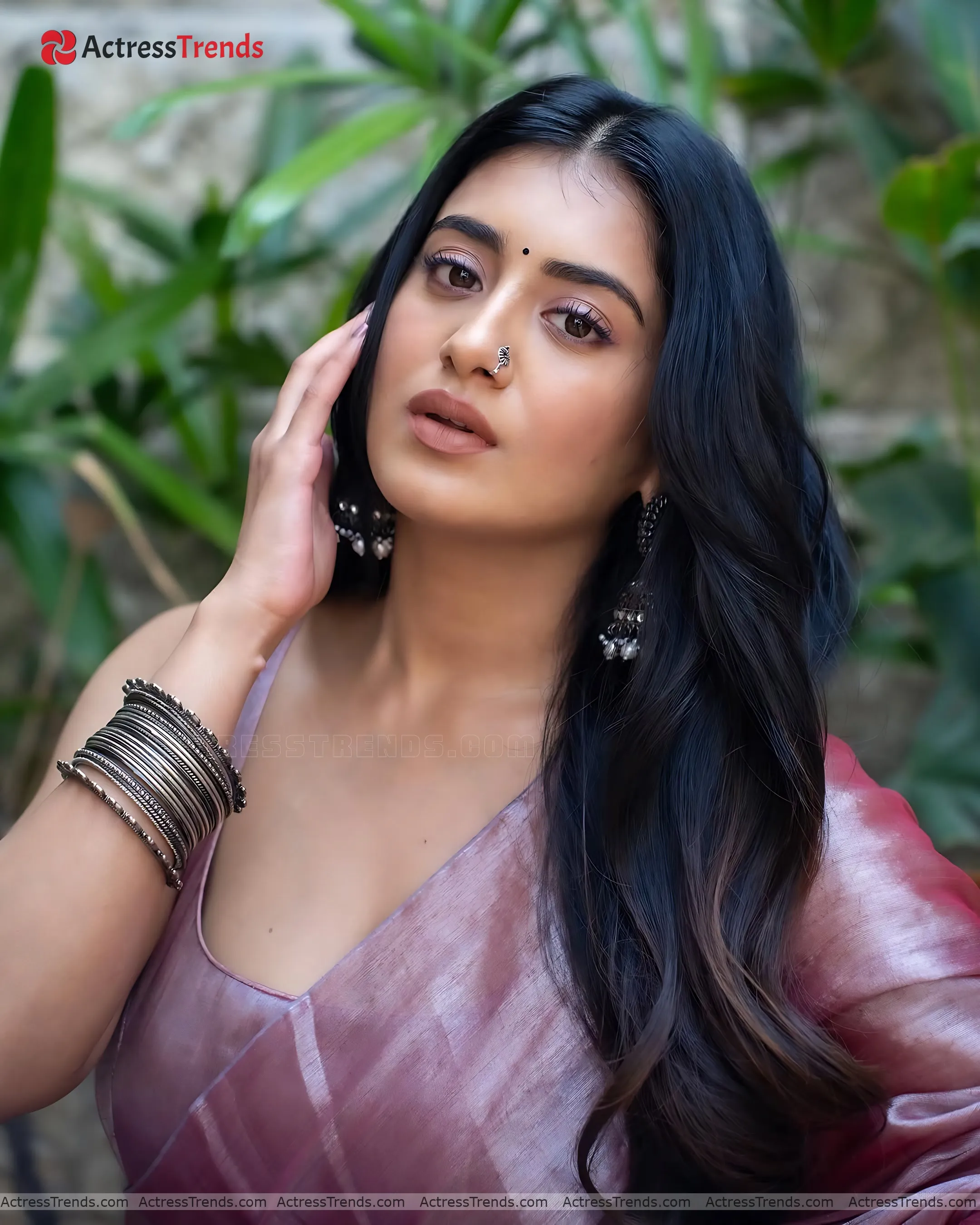 Rashi Singh Cute Cutest Actress Bold Style Curvy