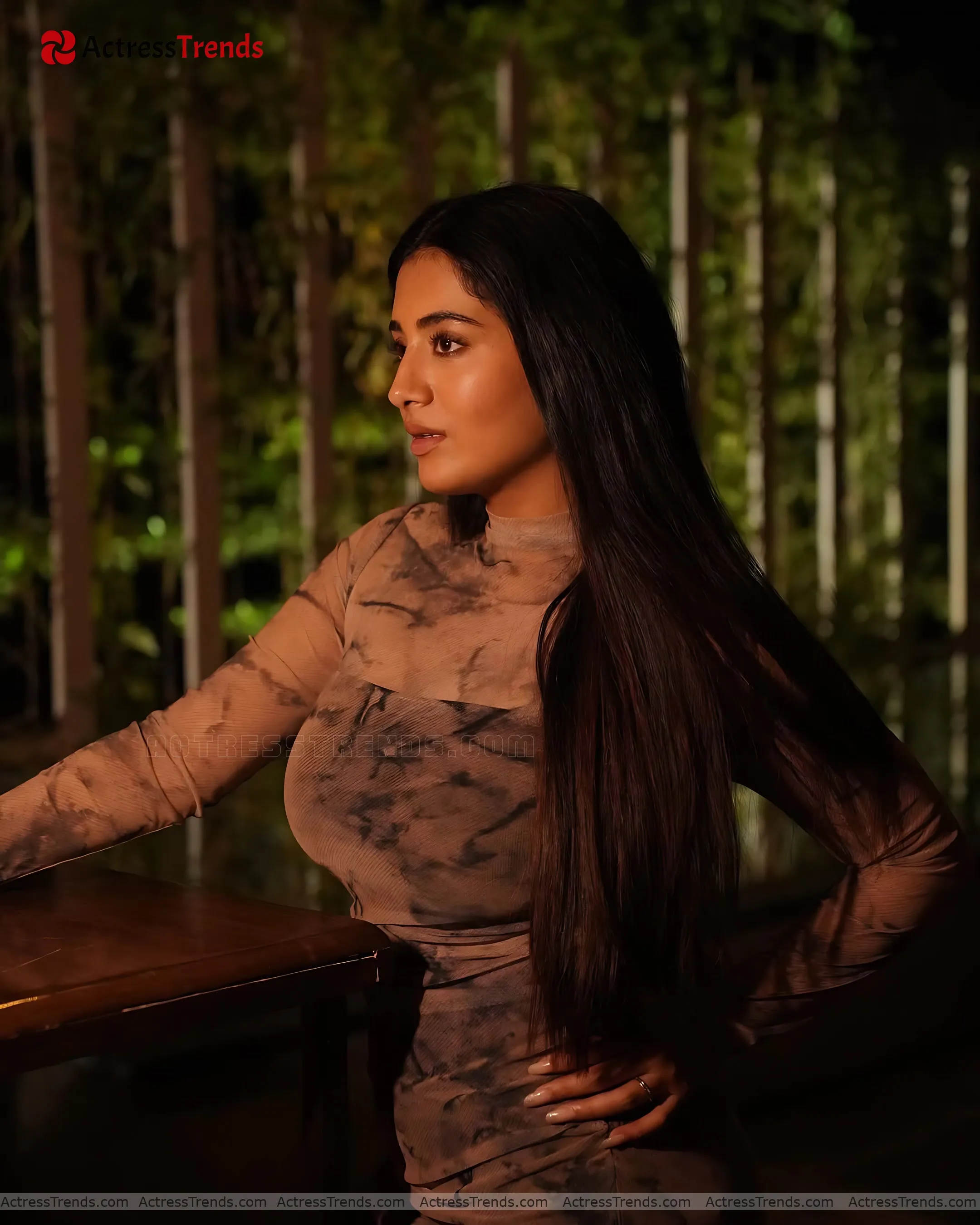 Rashi Singh Curvy Bold Style