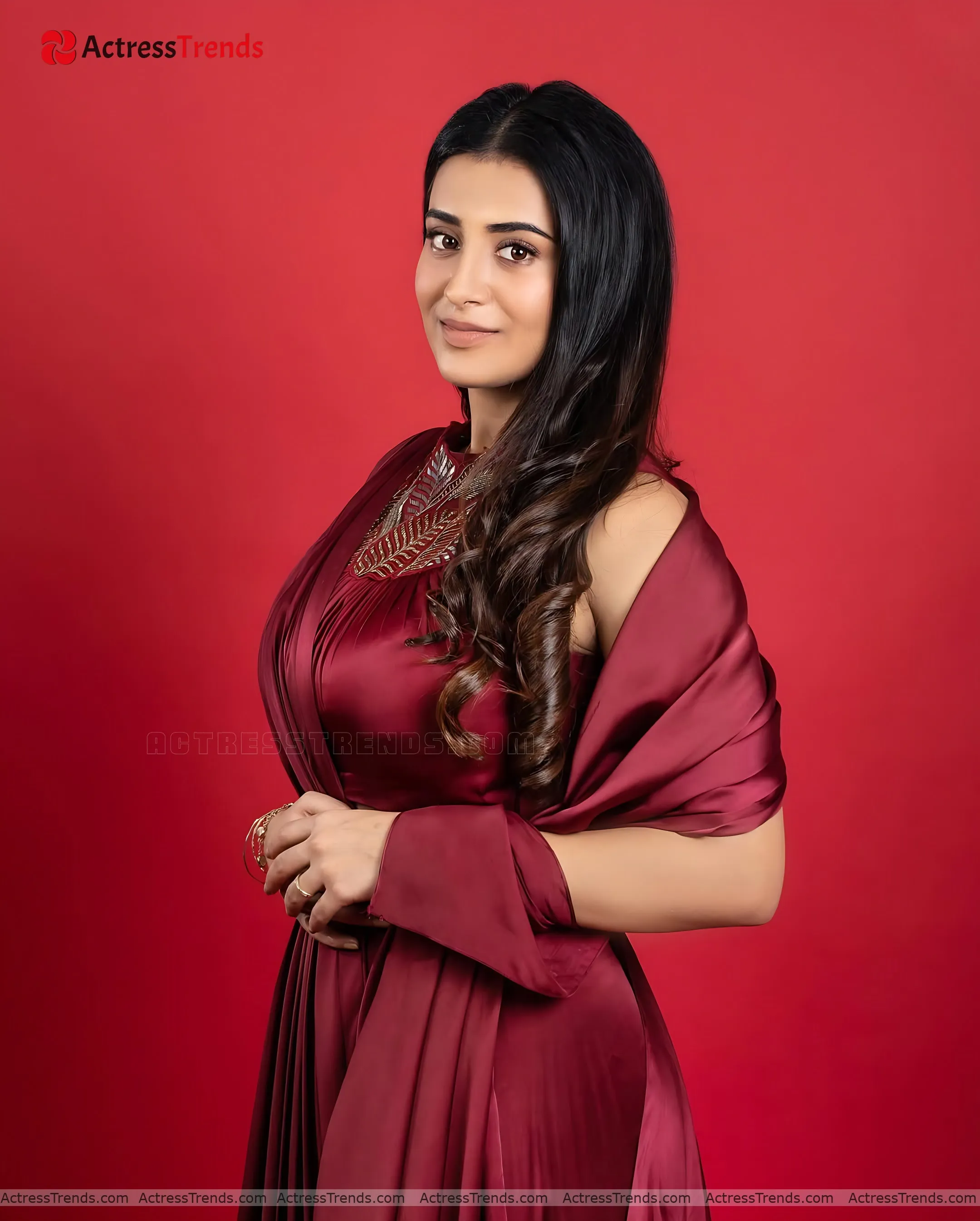 Rashi Singh Glamorous Actress Back Pose Curvy