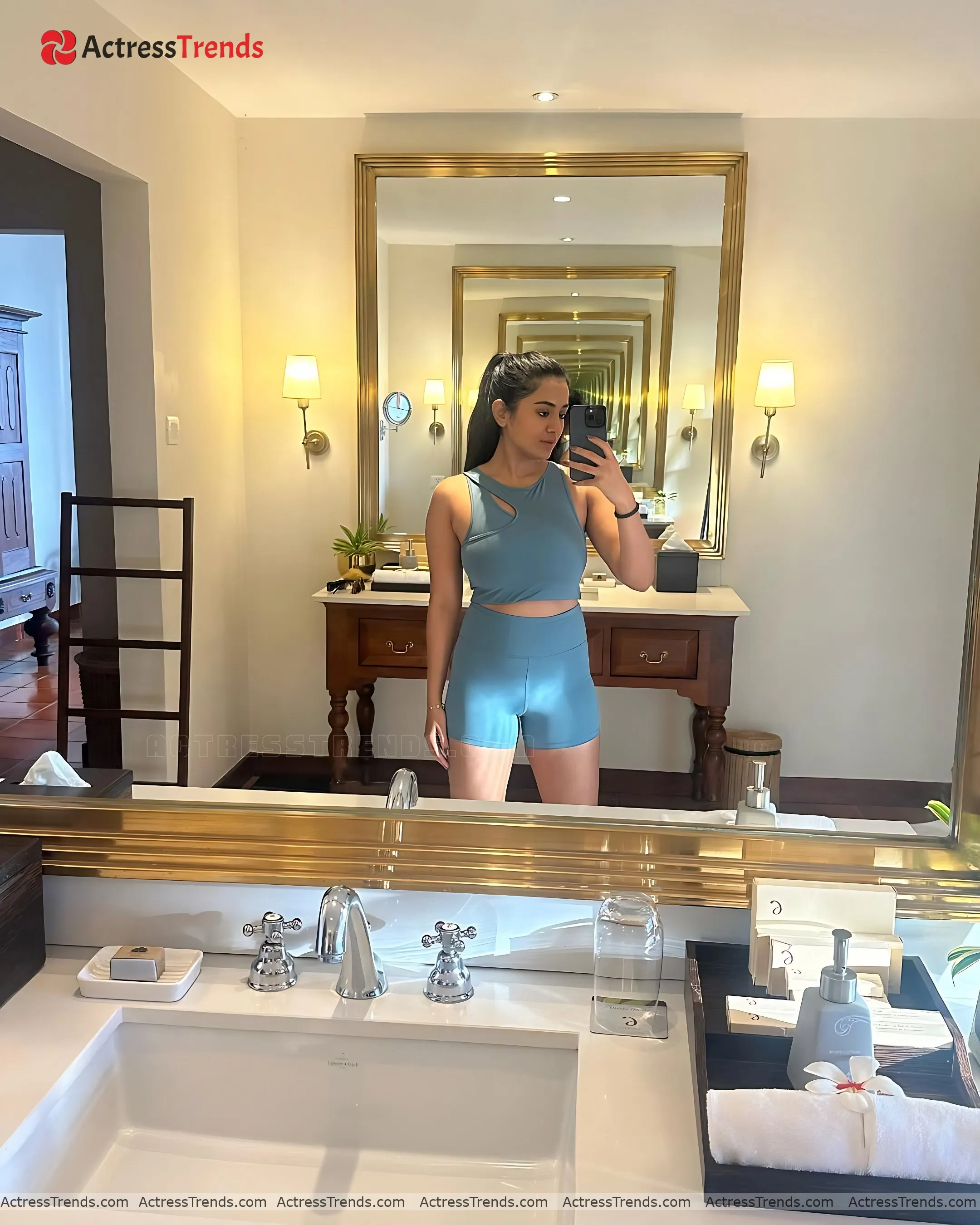 Rashi Singh Stunning Photo Backless Style Sensual Portrait Hugging Pose