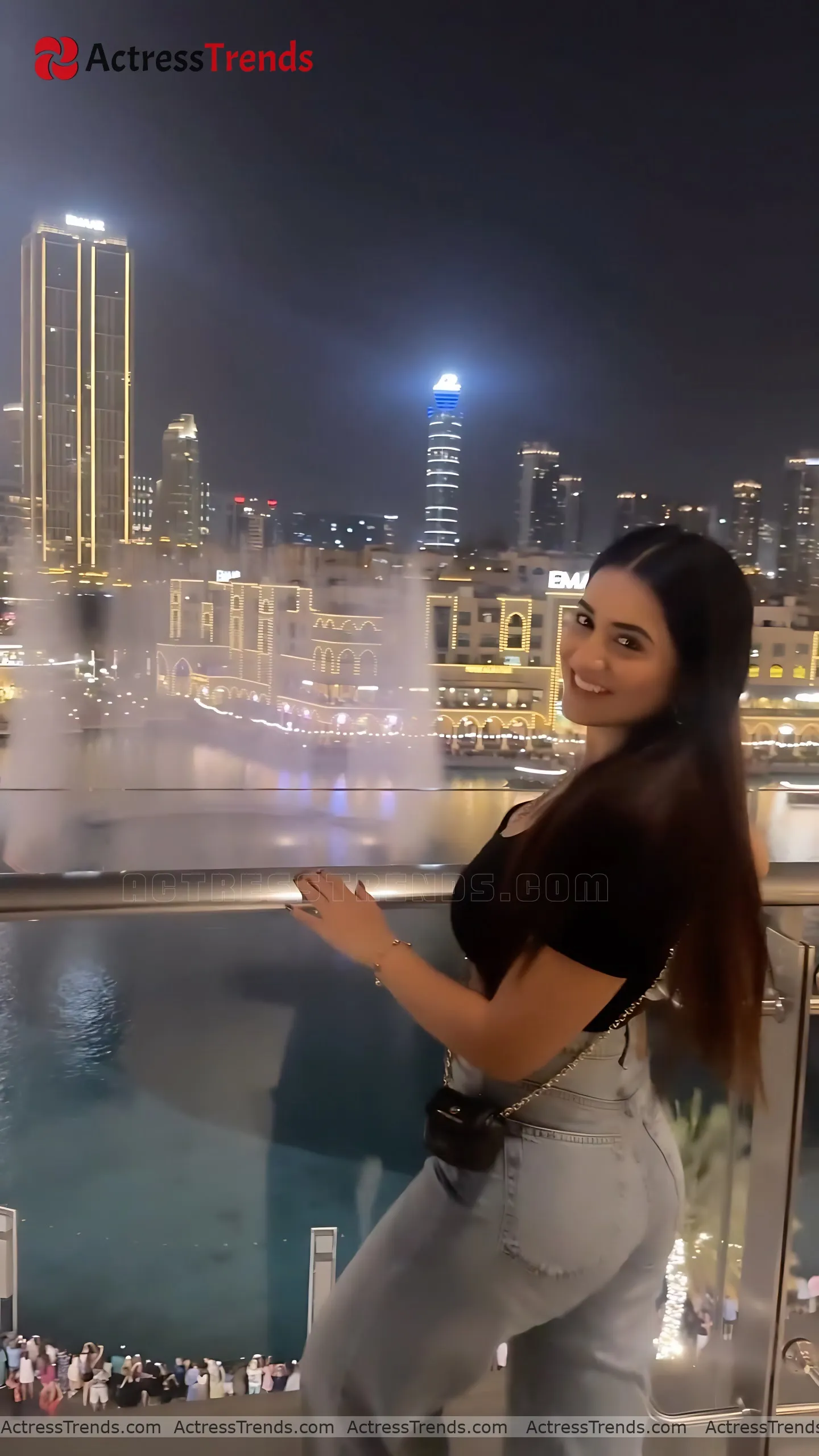 Rashi Singh Stunning Photo Romantic Scene Beautiful Face