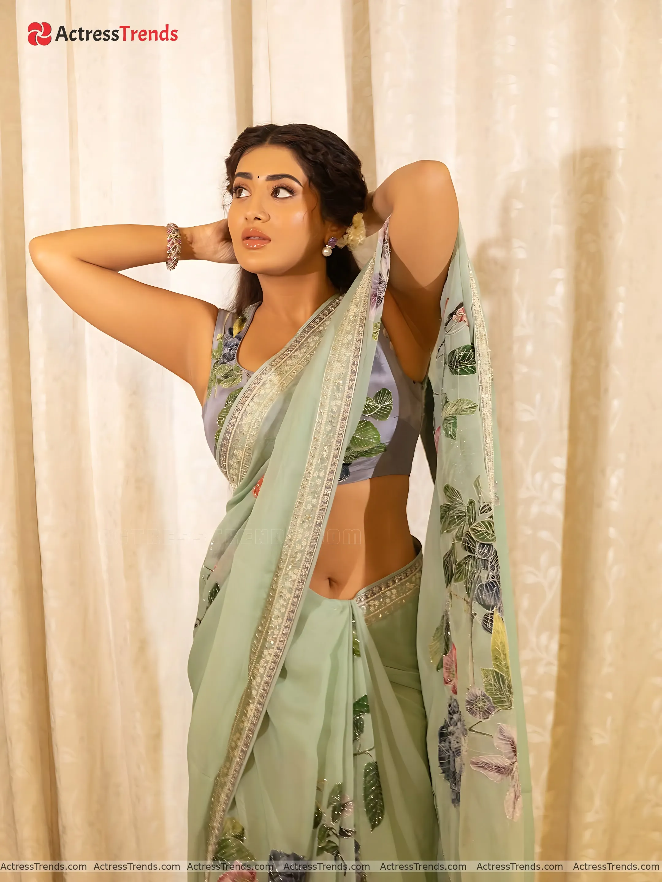 Rashi Singh Sensual Portrait Navel Saree Style Cleav Pose