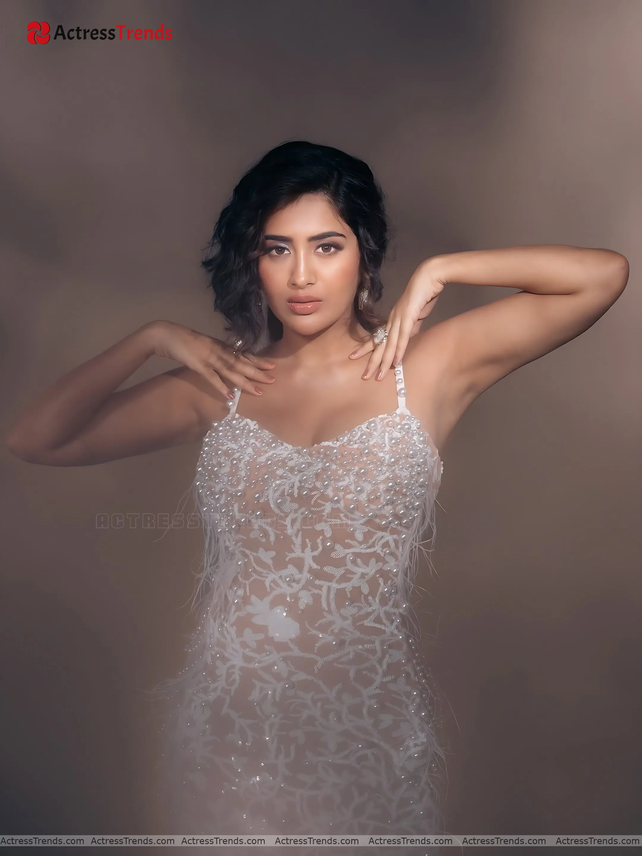 Rashi Singh White Saree Curvy Navel Saree Style Tight Fitting